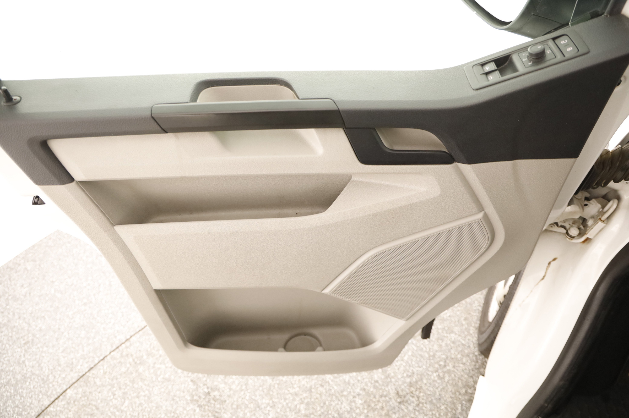 VW T6 Transporter -Kombi 2.0 TDI Kasten lang EcoProfi | Bild 11 von 30