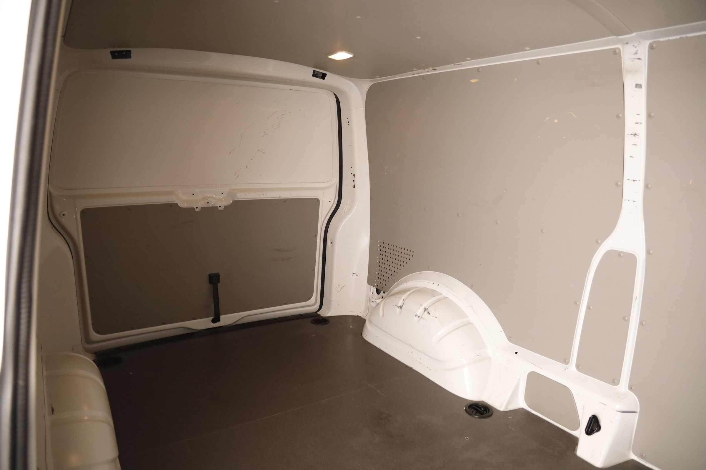 VW T6 Transporter -Kombi 2.0 TDI Kasten lang EcoProfi | Bild 25 von 30