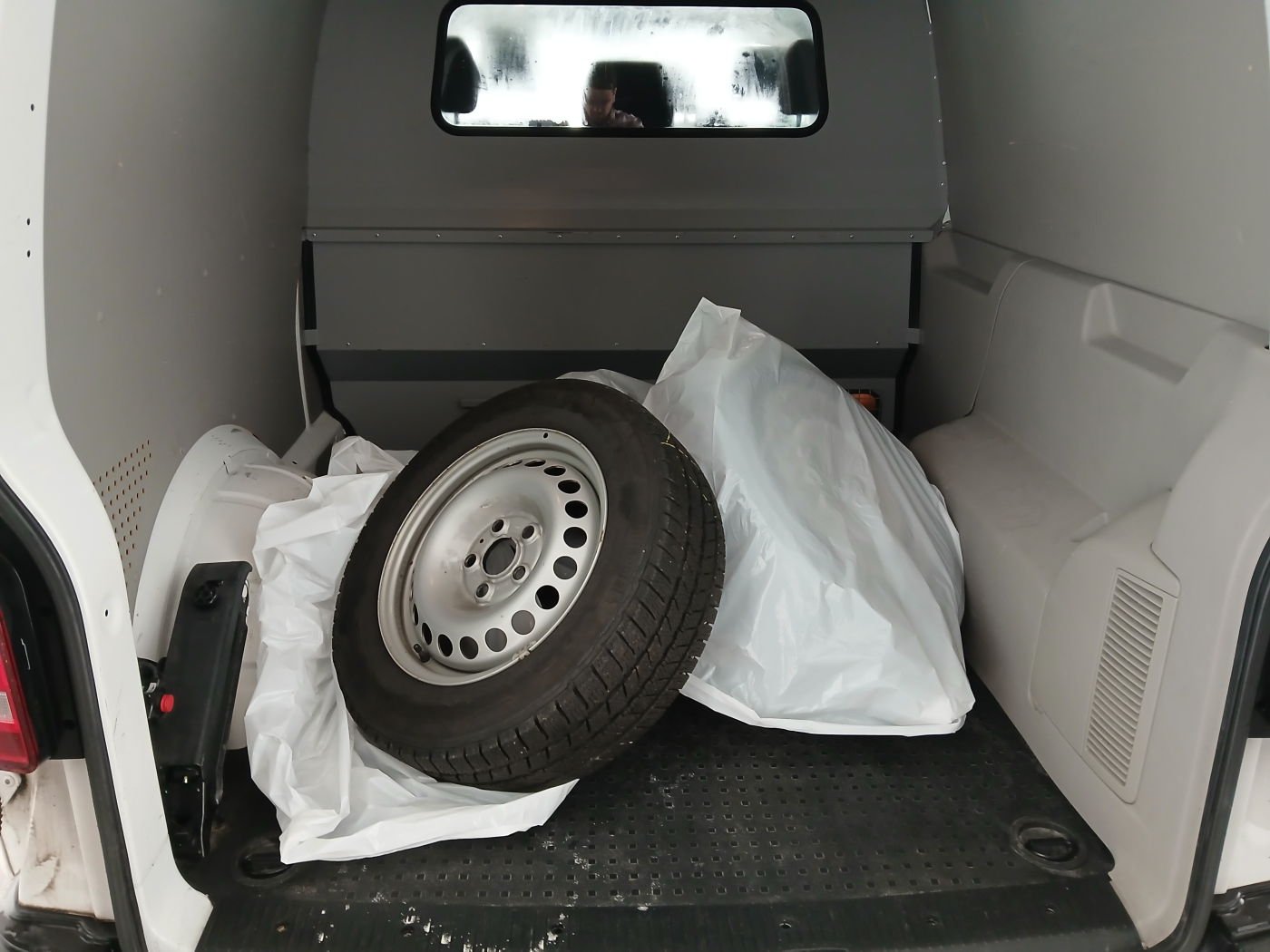 VW T6 Transporter Kasten- 2.0 TDI 4Motion Kombi lang | Bild 25 von 29