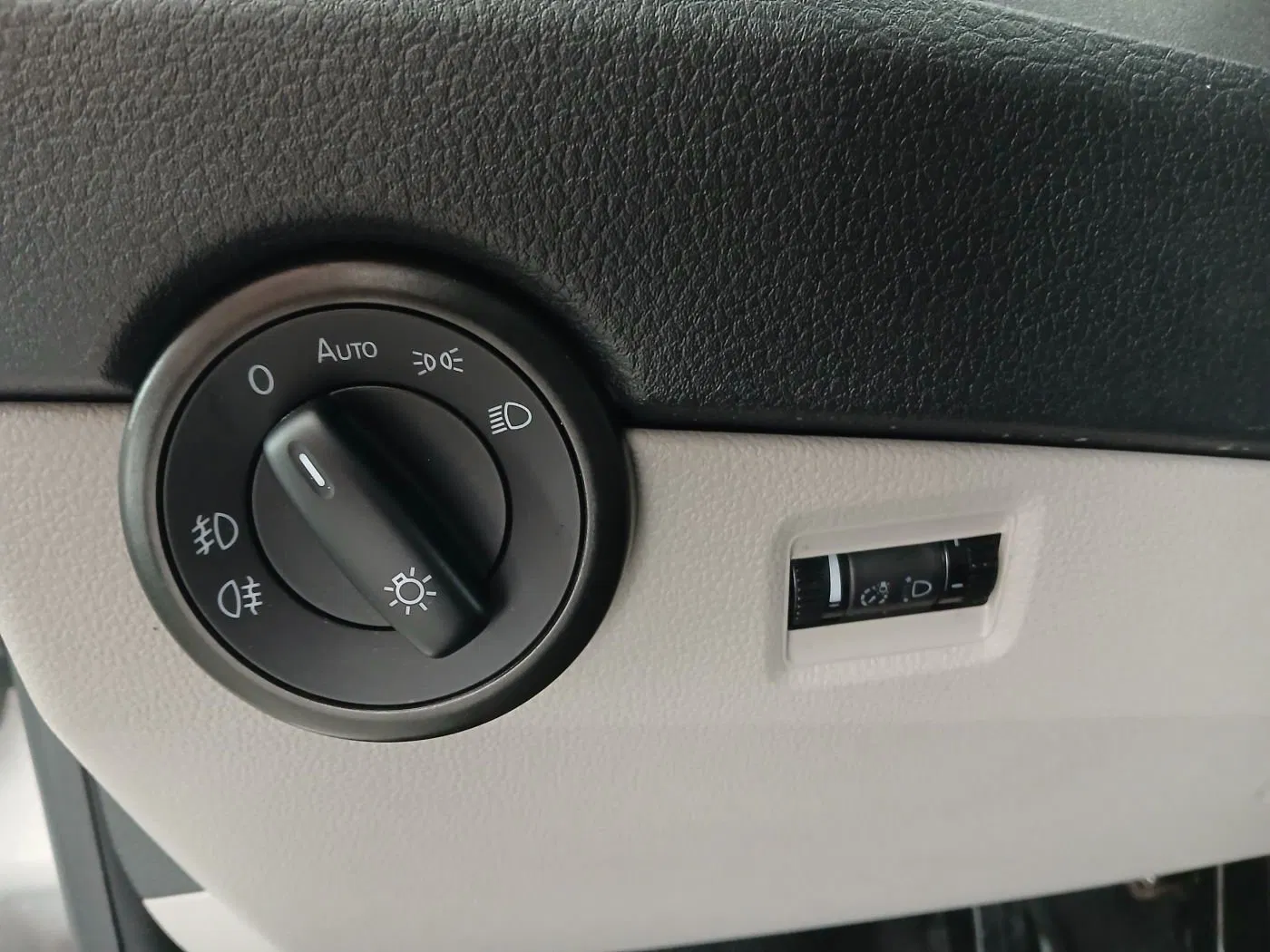 VW T6 Transporter Kasten- 2.0 TDI 4Motion Kombi lang | Bild 14 von 29