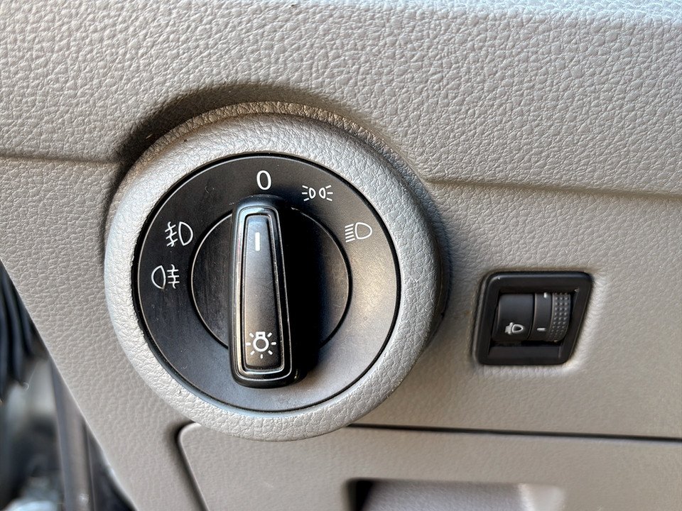 VW Transporter 2.0 TDI 4Motion | Bild 10 von 19