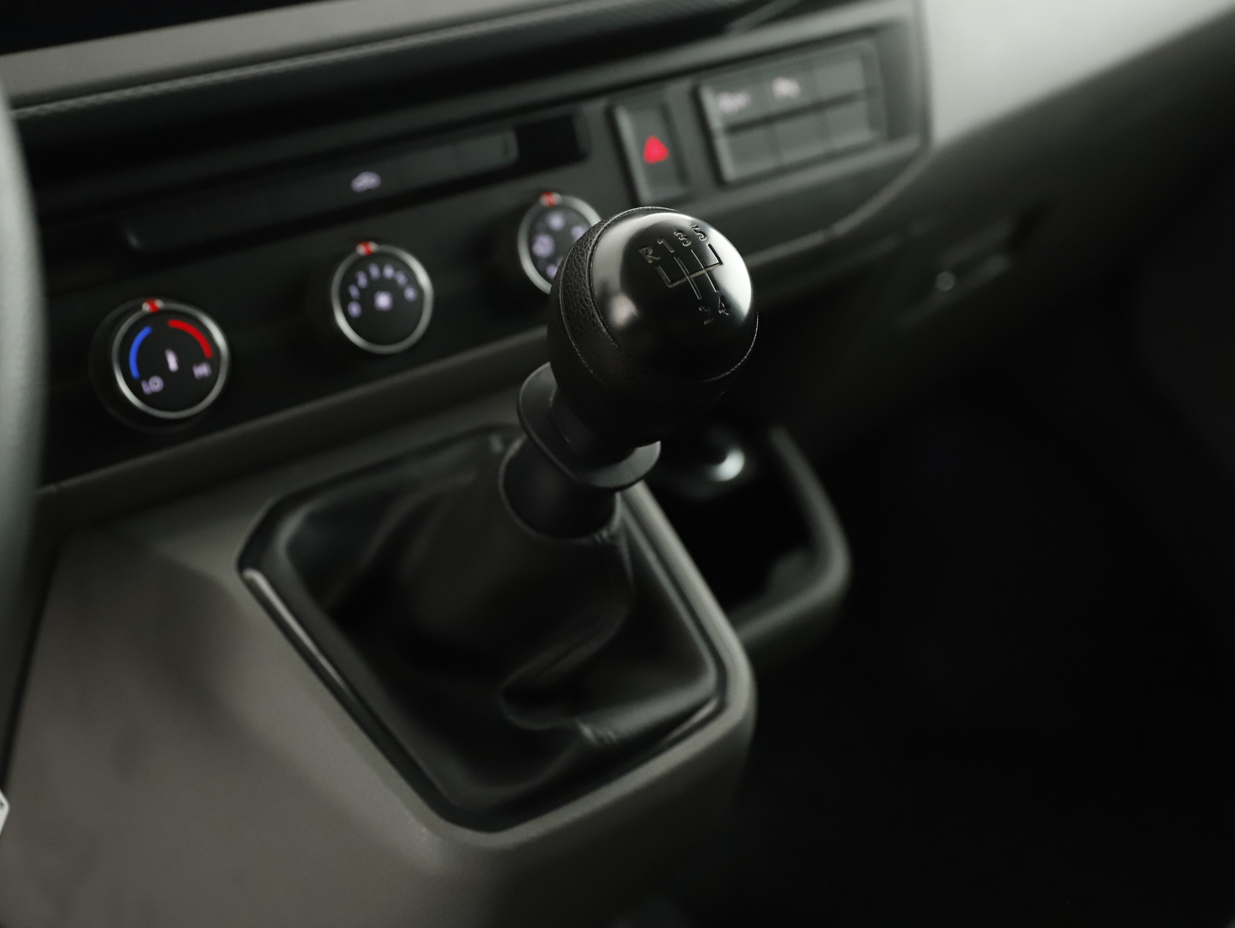 VW T6.1 Transporter 2.0 TDI Kasten FWD EcoProfi | Bild 14 von 18