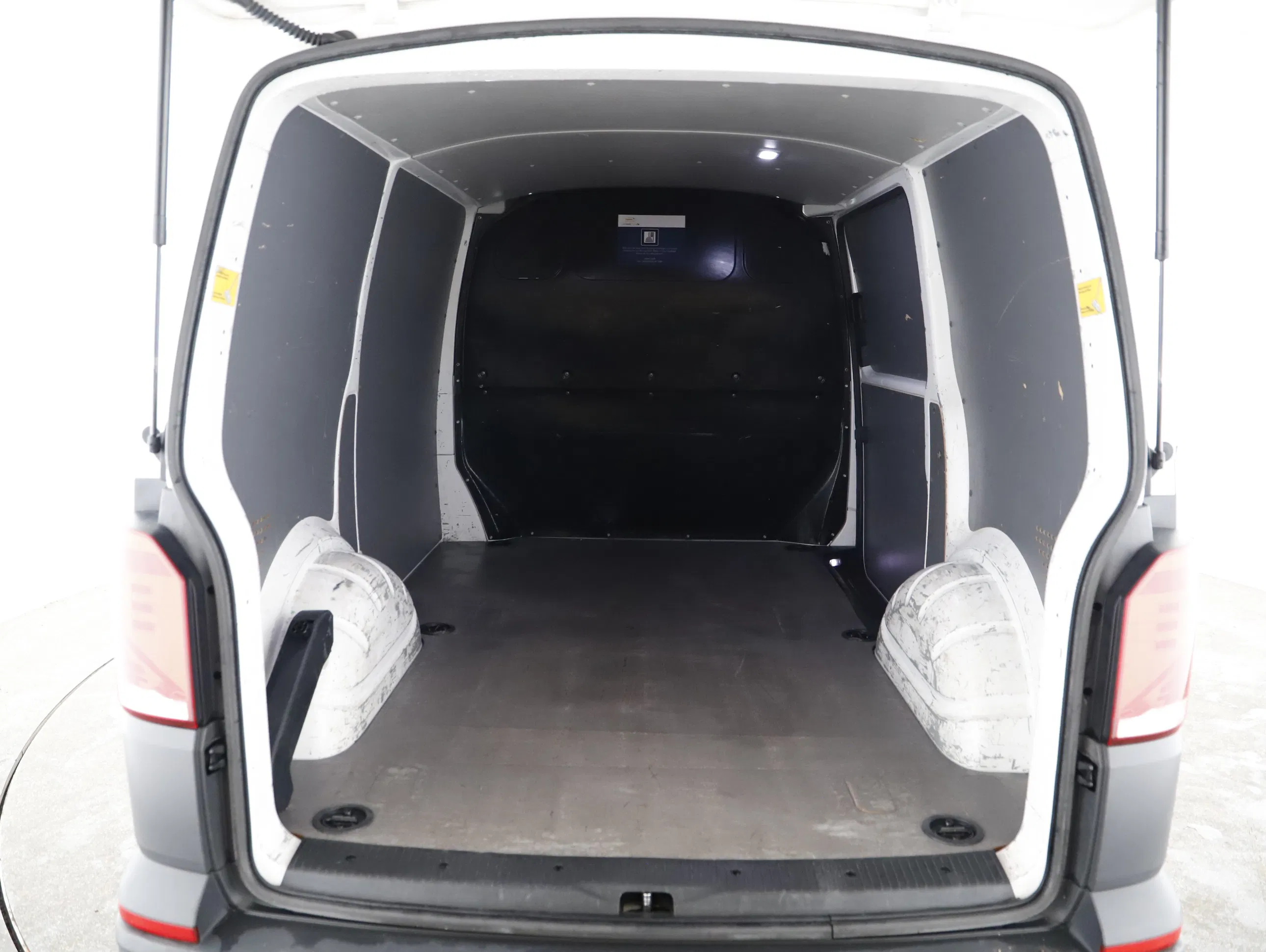 VW T6.1 Transporter 2.0 TDI Kasten | Bild 15 von 20