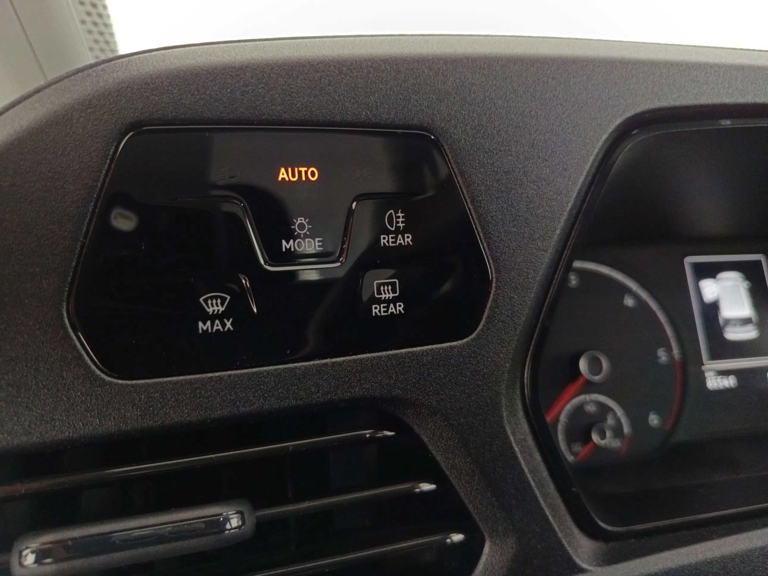 VW Caddy Cargo TDI | Bild 13 von 28