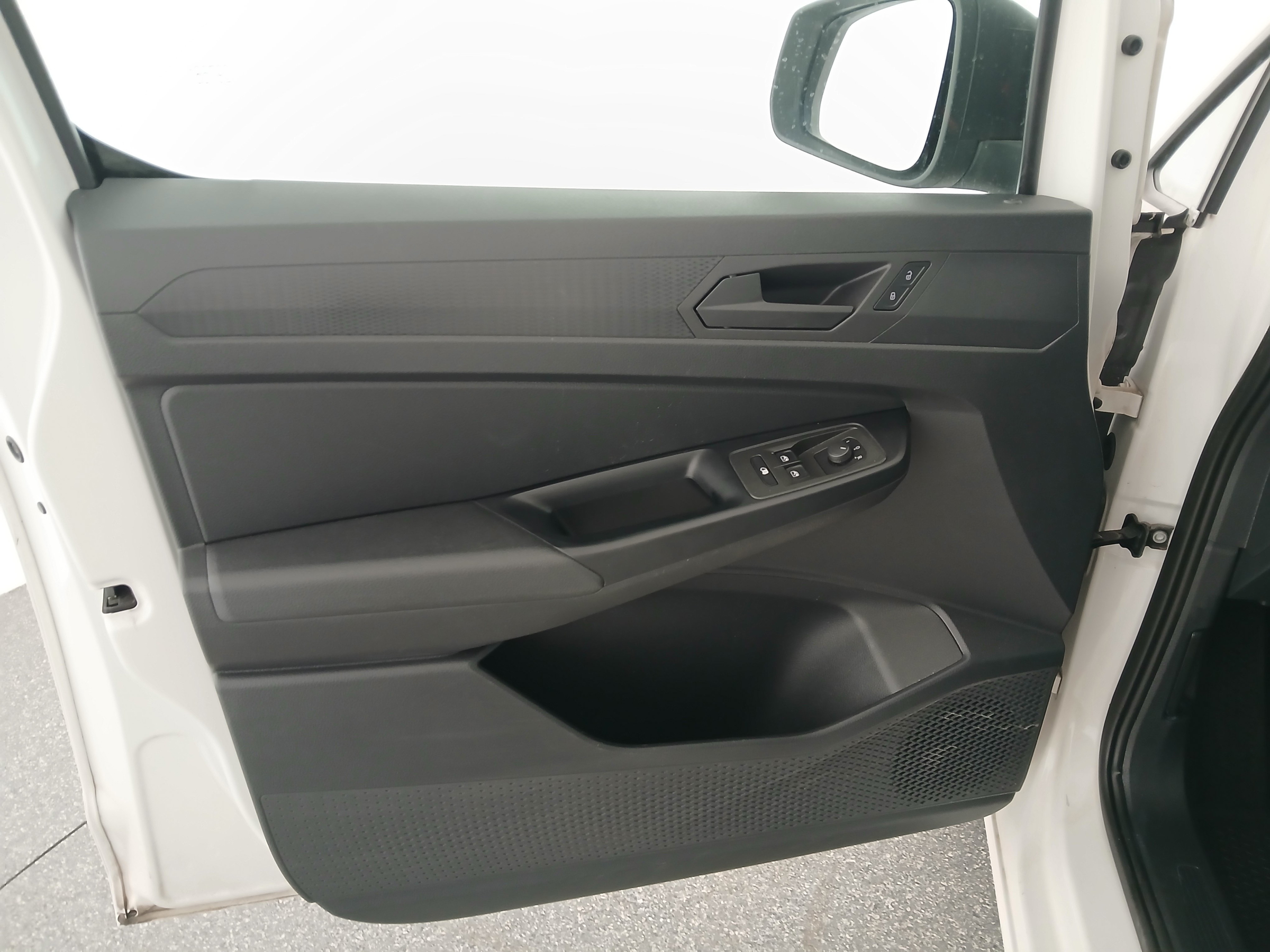 VW Caddy 2.0 TDI Cargo | Bild 10 von 23