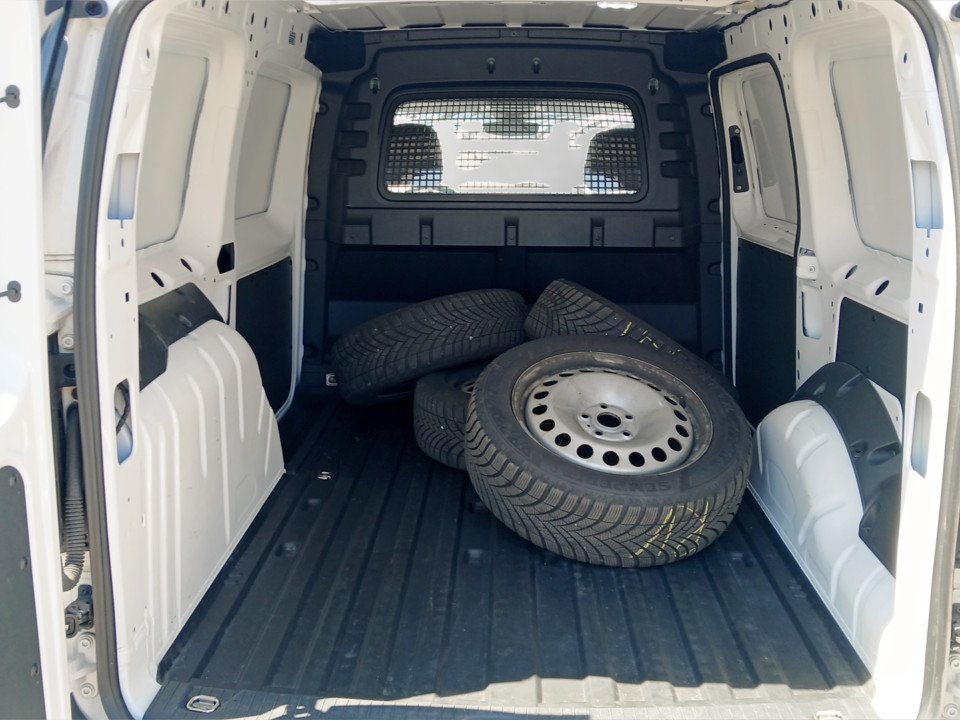 VW Caddy 2.0 TDI 4Motion Cargo Basis Maxi | Bild 20 von 20