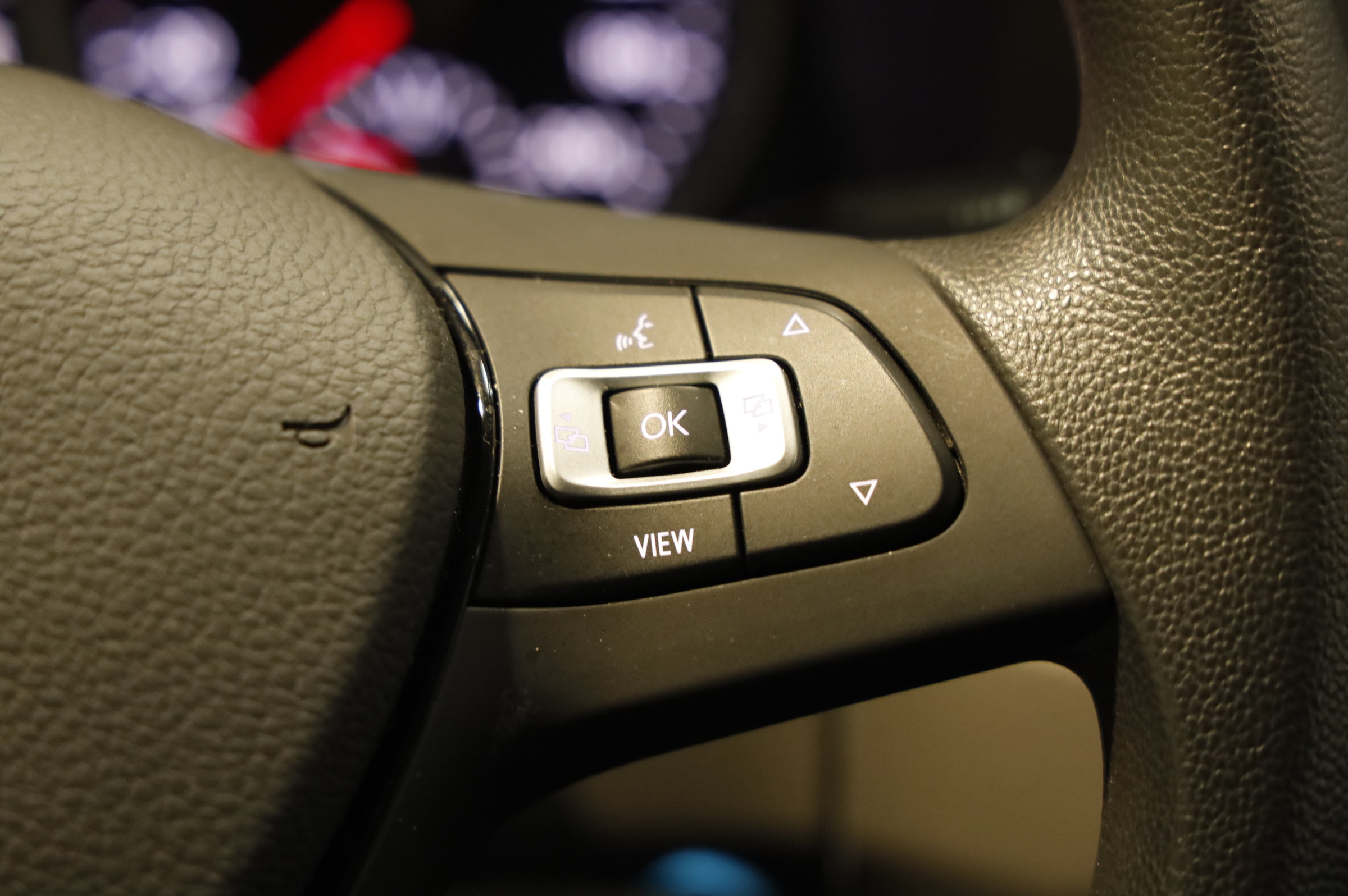 VW Crafter 30 2.0 TDI Kasten FWD mittellang | Bild 14 von 25