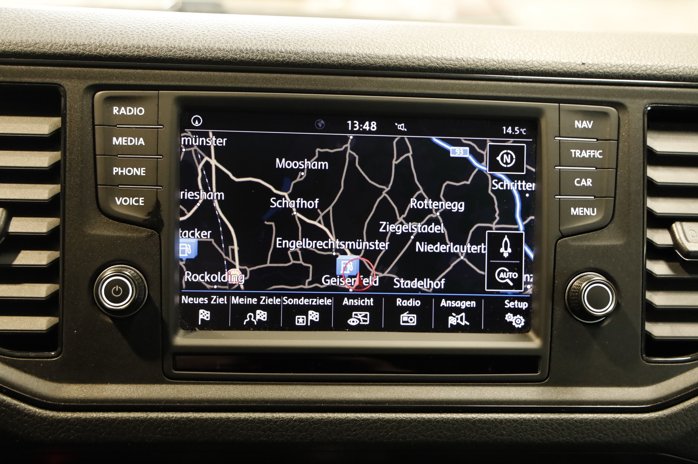 VW Crafter 30 2.0 TDI Kasten FWD mittellang | Bild 16 von 25