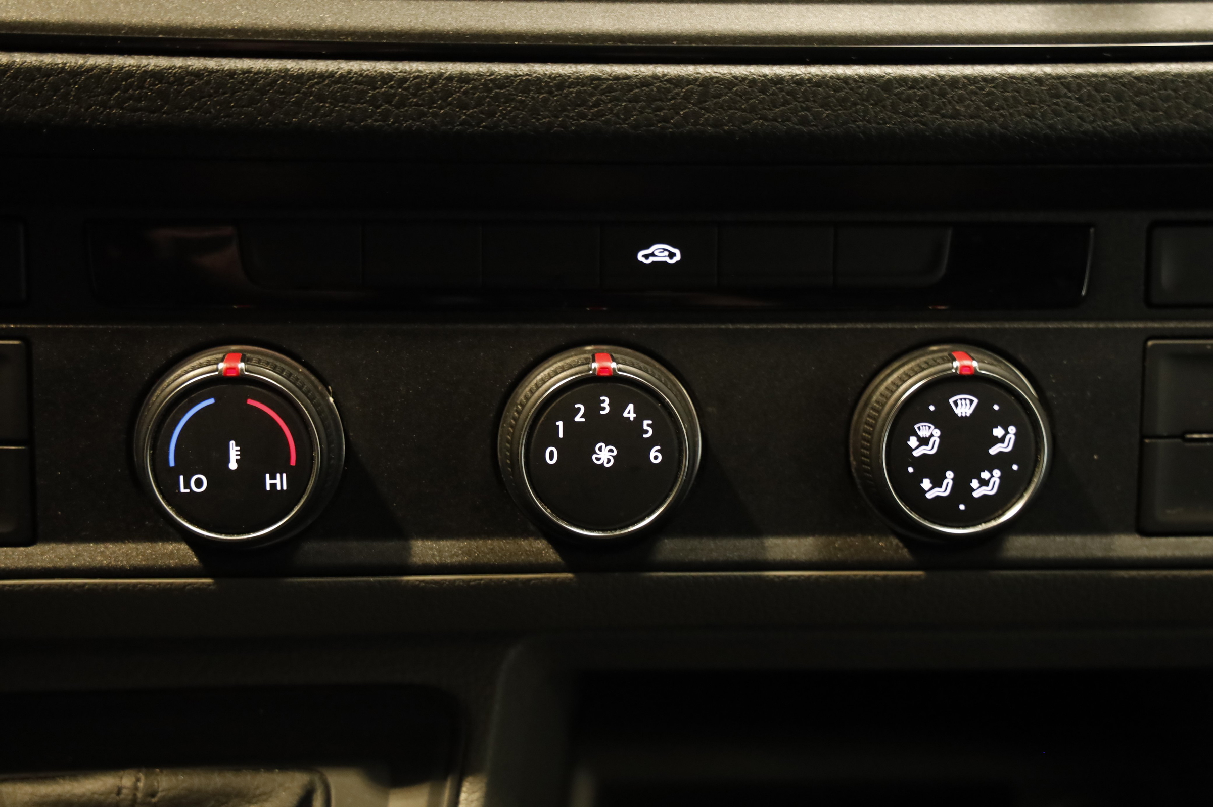 VW Crafter 30 2.0 TDI Kasten FWD mittellang | Bild 18 von 25