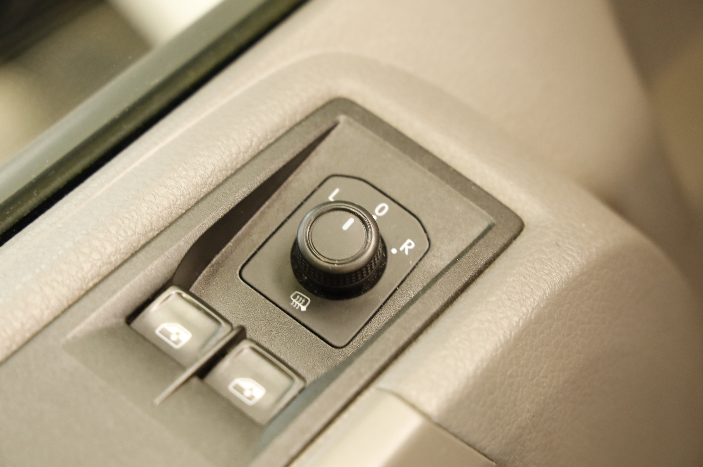 VW Crafter 30 2.0 TDI Kasten FWD mittellang | Bild 8 von 25