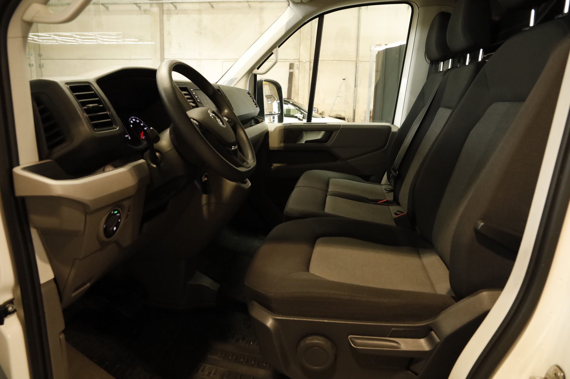 VW Crafter 30 2.0 TDI Kasten FWD mittellang | Bild 10 von 25