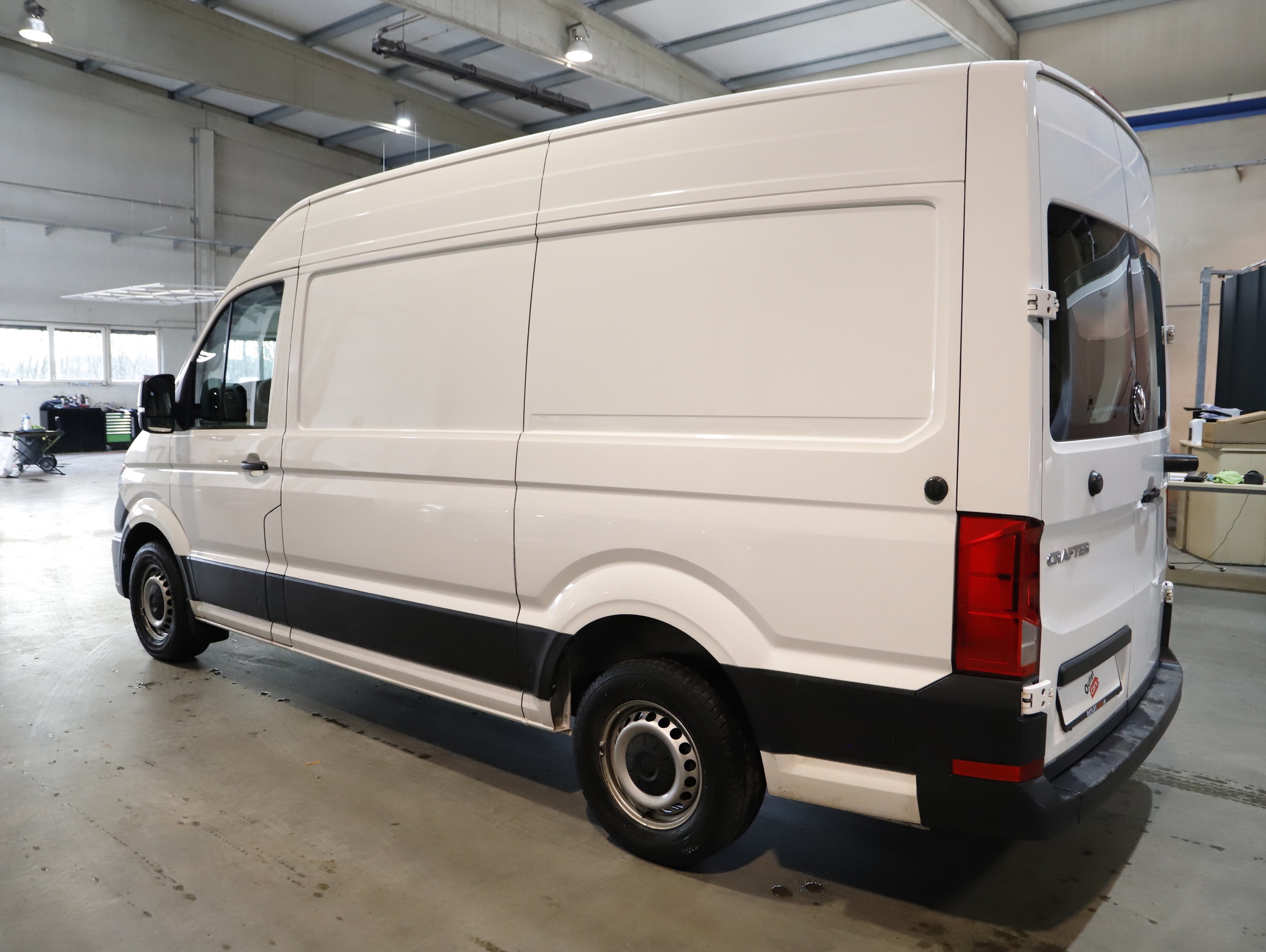 VW Crafter 35 2.0 TDI Kasten FWD mittellang Hochdach | Bild 19 von 25