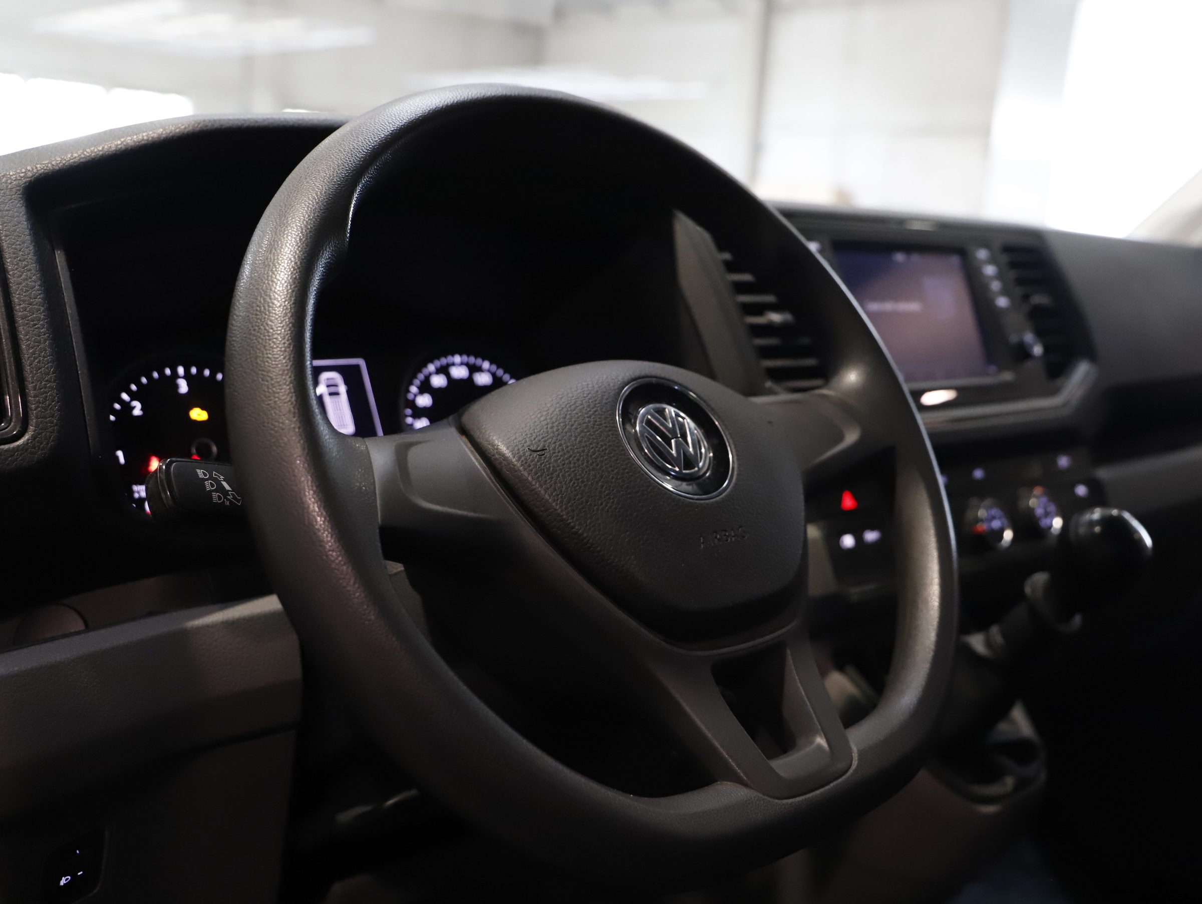 VW Crafter 35 2.0 TDI Kasten FWD mittellang Hochdach | Bild 6 von 25