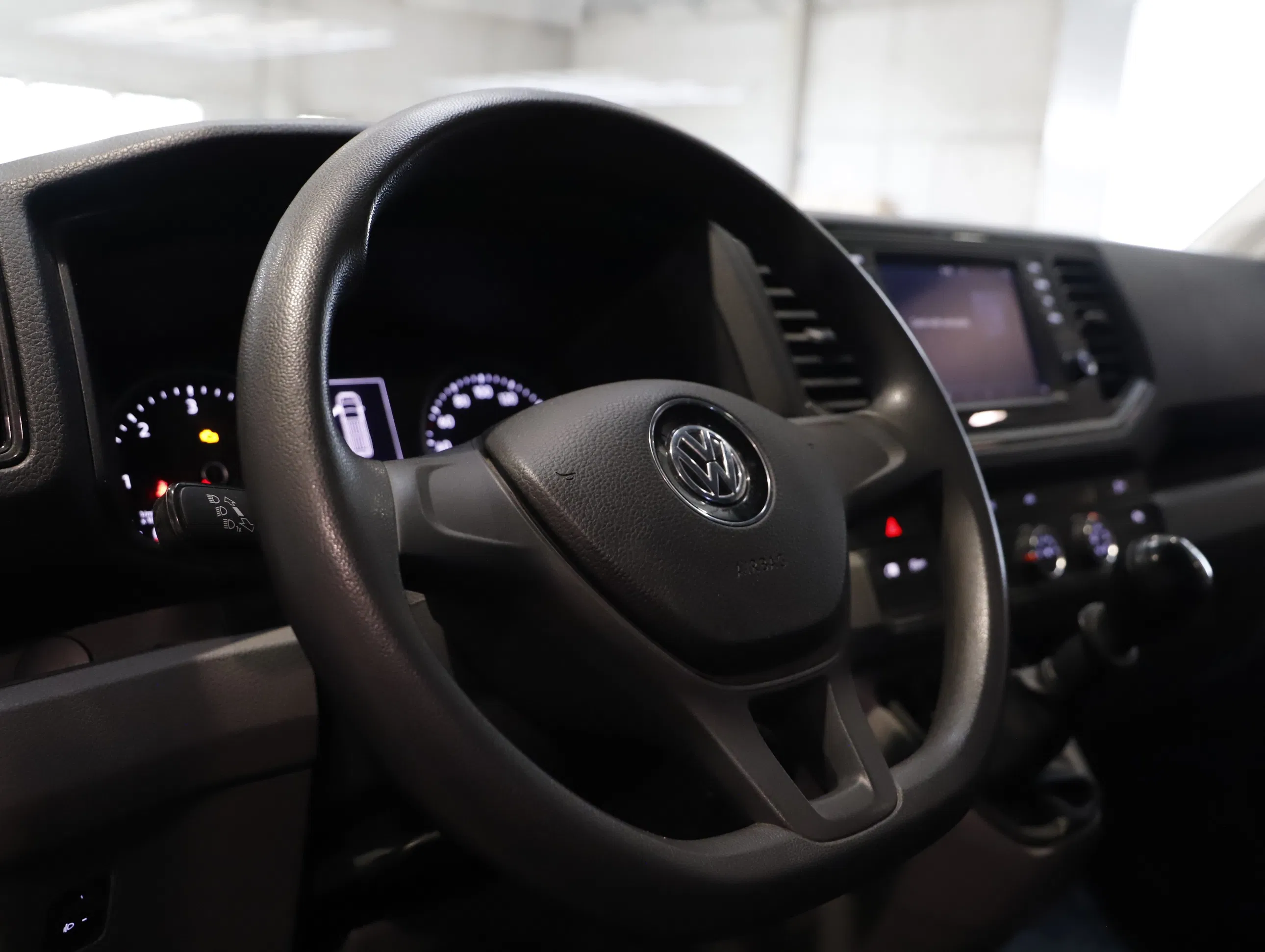 VW Crafter 35 2.0 TDI Kasten FWD mittellang Hochdach | Bild 6 von 25