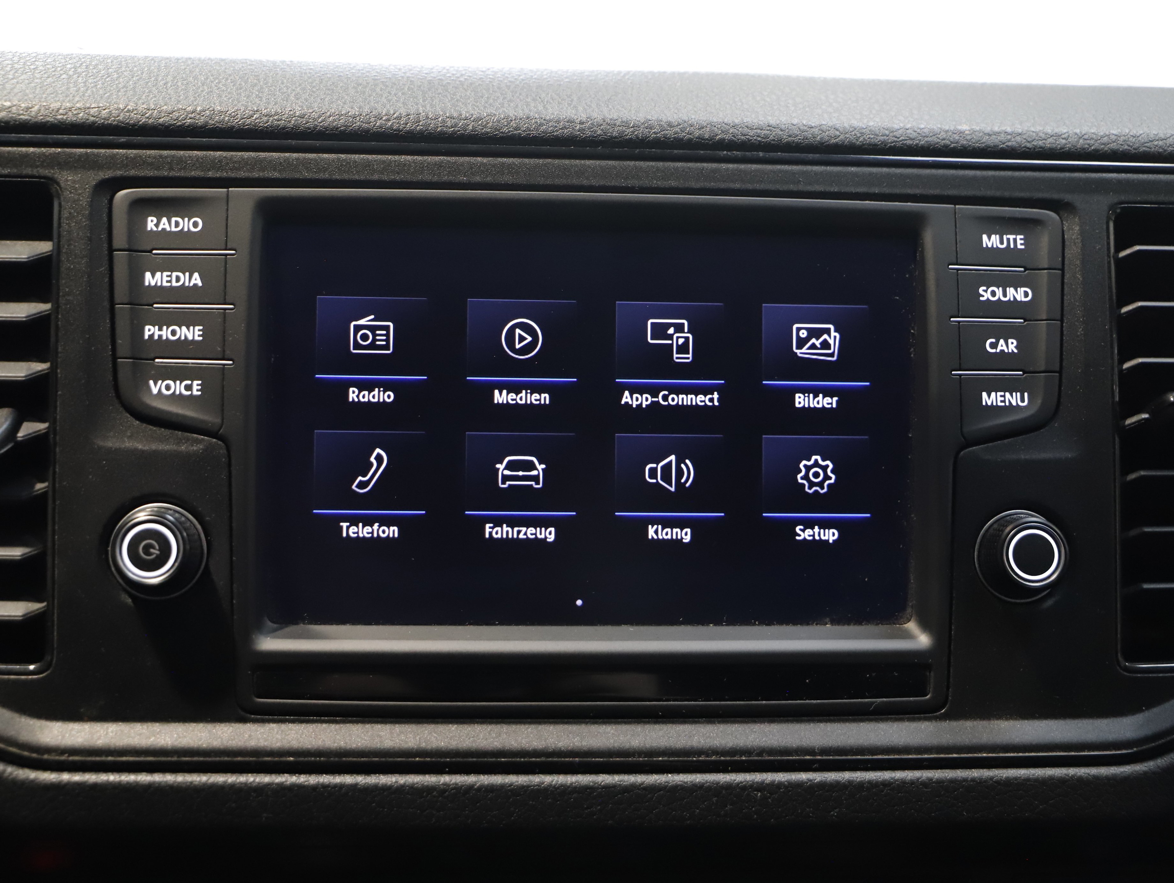 VW Crafter 35 2.0 TDI Kasten FWD mittellang Hochdach | Bild 9 von 25