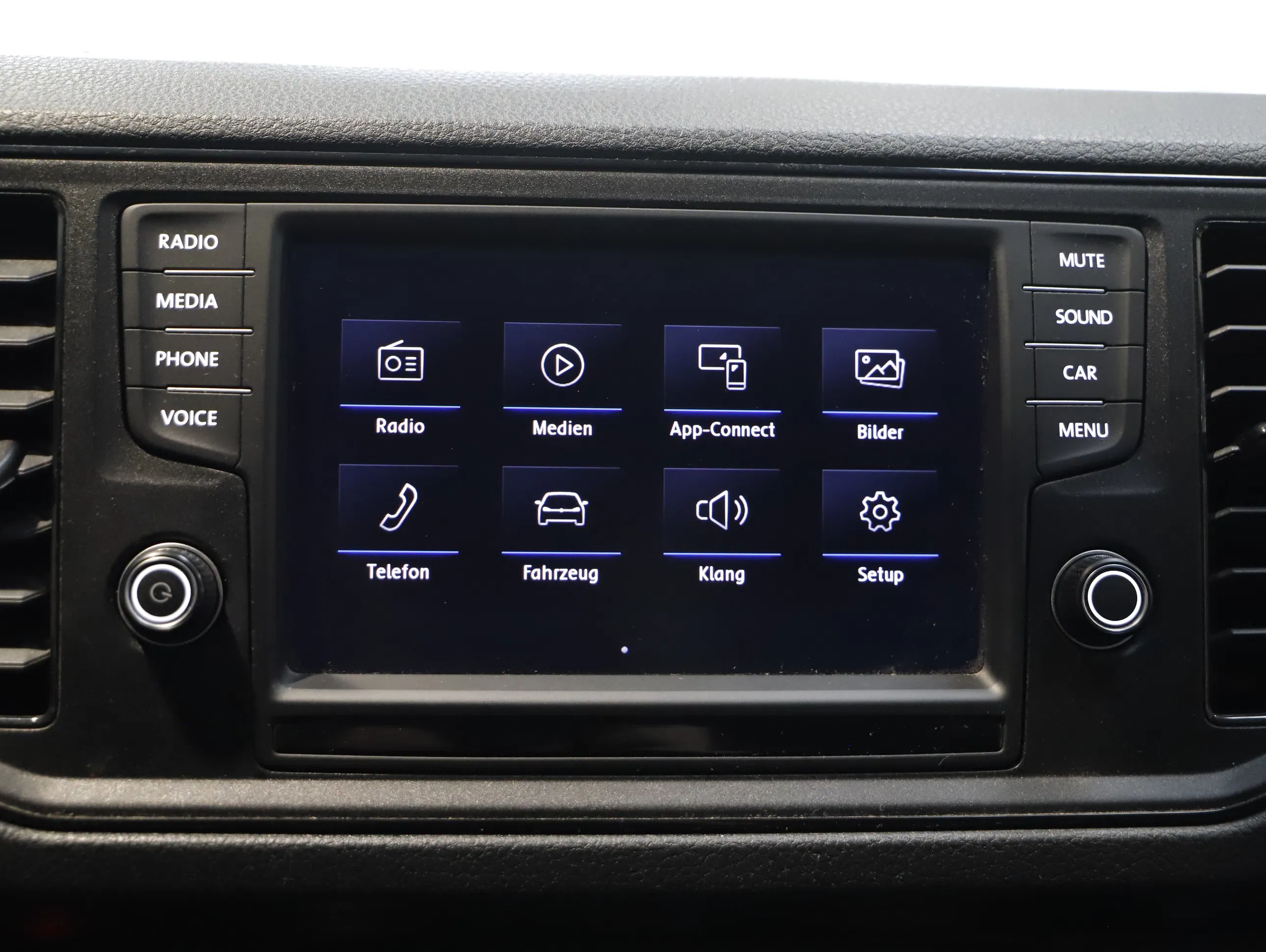 VW Crafter 35 2.0 TDI Kasten FWD mittellang Hochdach | Bild 9 von 25