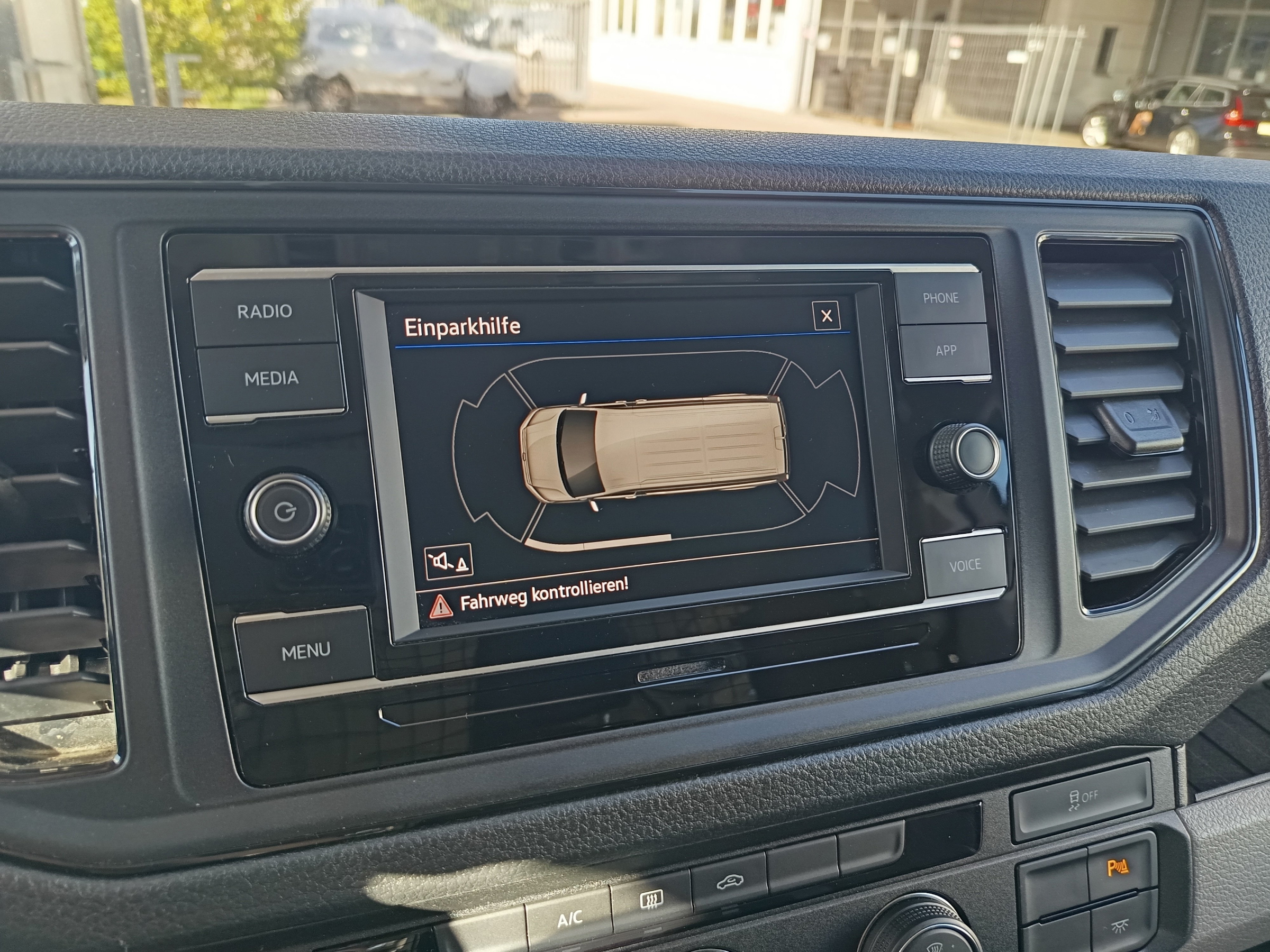 VW Crafter 35 2.0 TDI Kasten lang FWD Hochdach | Bild 14 von 22