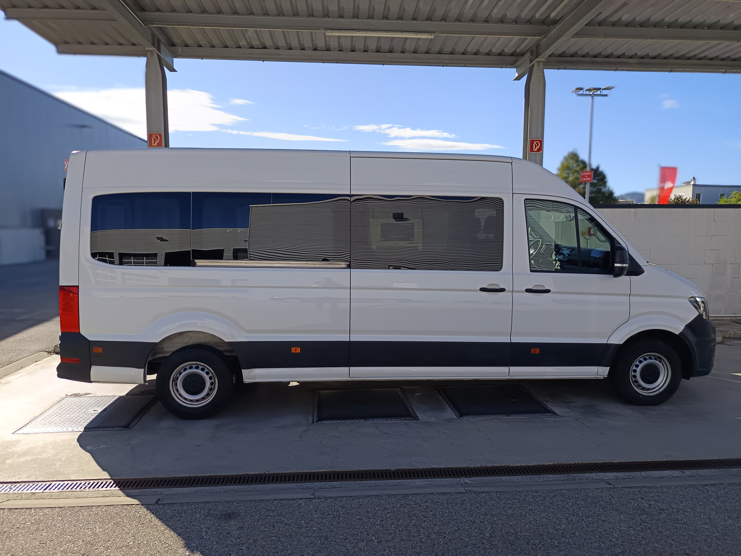 VW Crafter 35 2.0 TDI Kasten lang FWD Hochdach | Bild 7 von 22