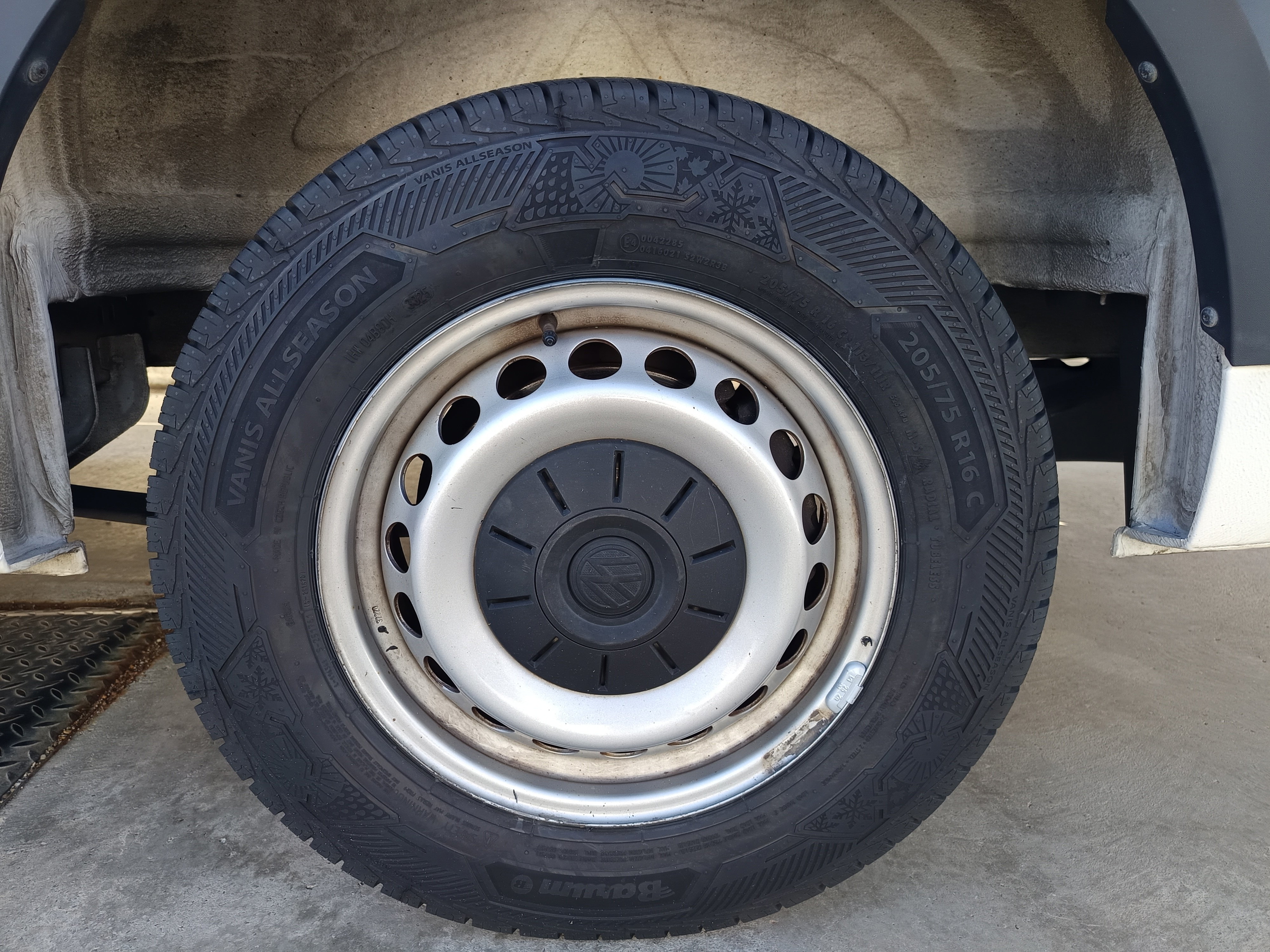 VW Crafter 35 2.0 TDI Kasten lang FWD Hochdach | Bild 8 von 22