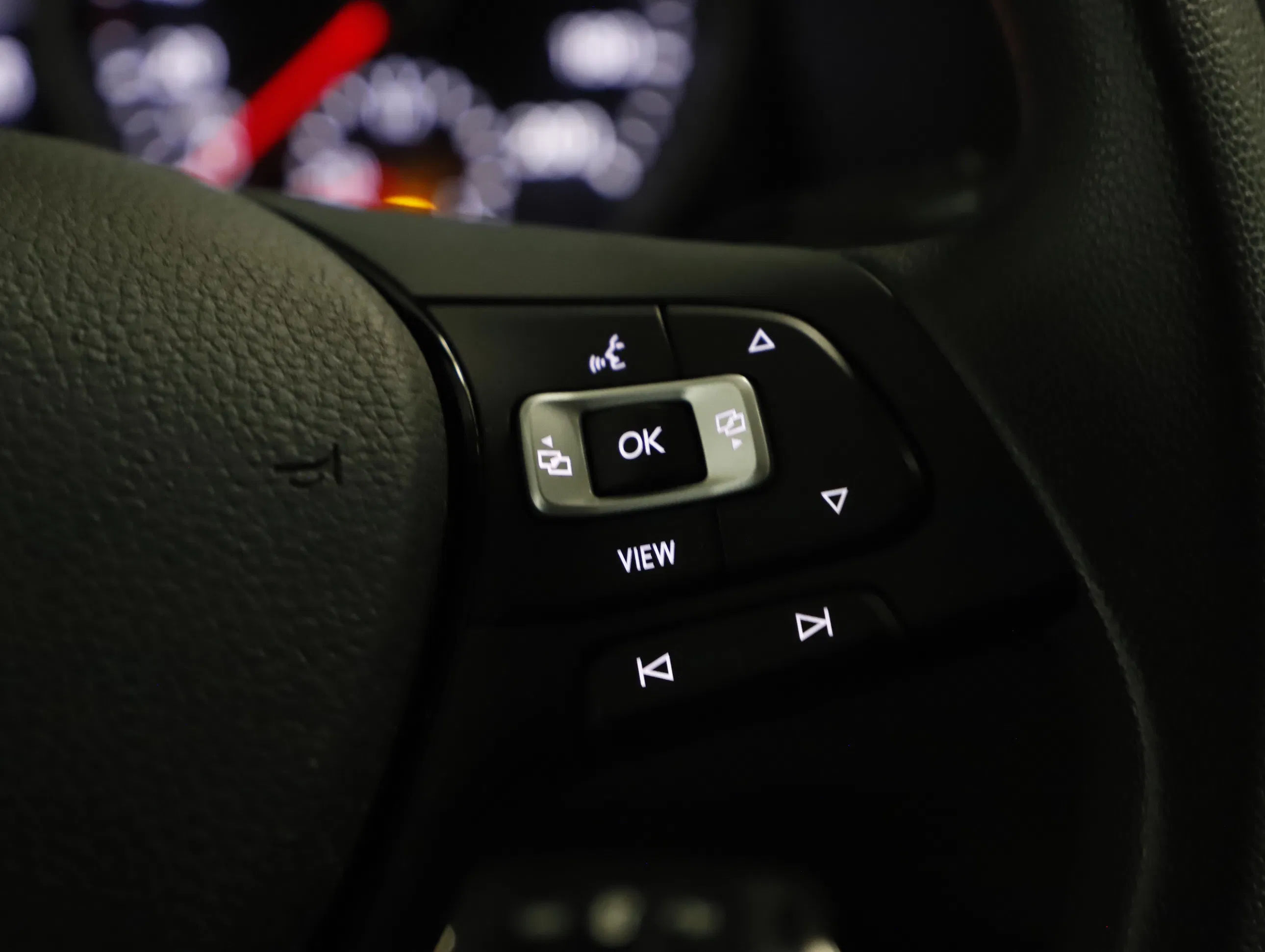 VW Crafter 35 2.0 TDI Kasten L2H2 | Bild 11 von 26
