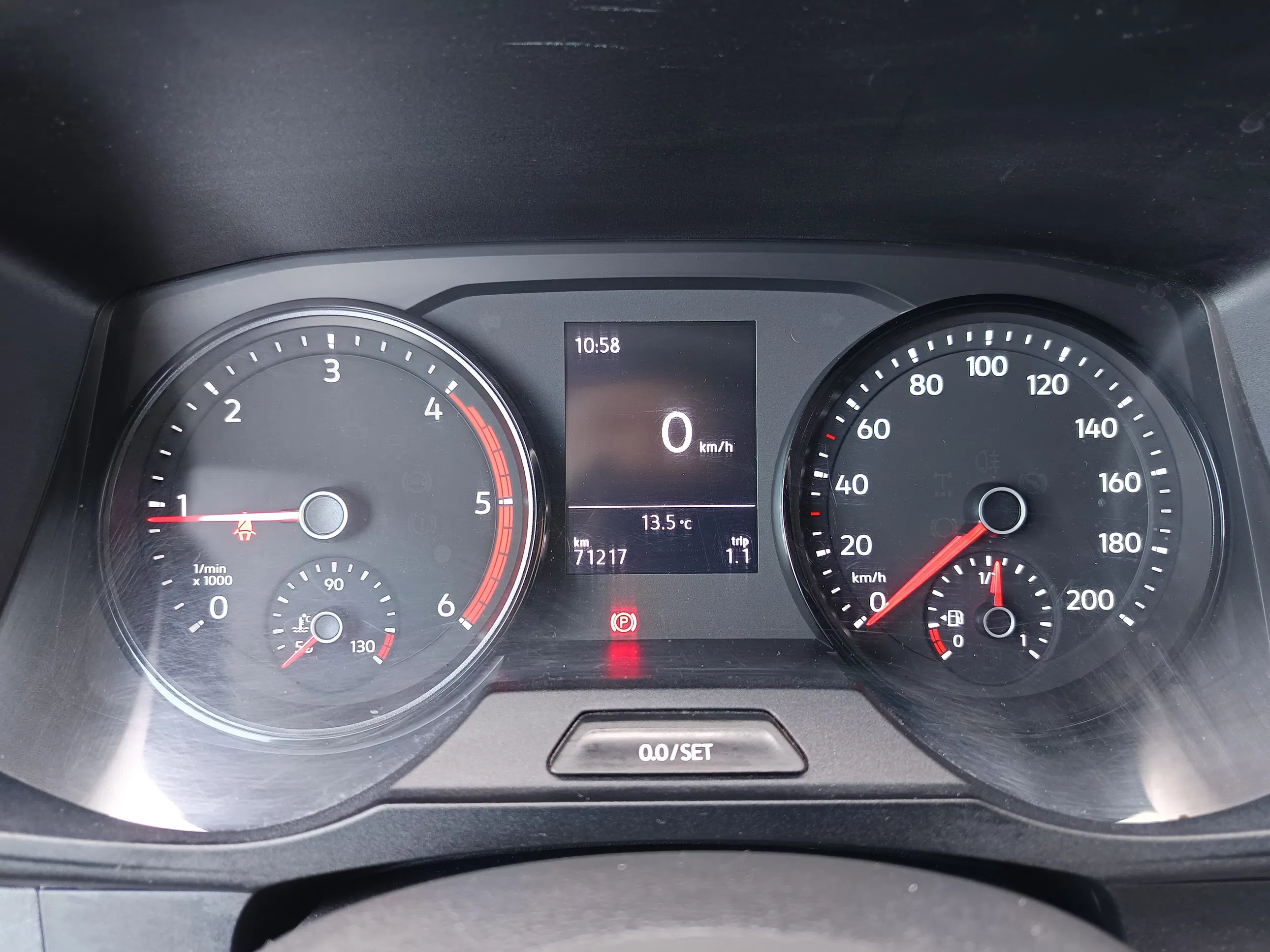 VW Crafter 30 2.0 TDI Kasten FWD mittellang | Bild 15 von 24