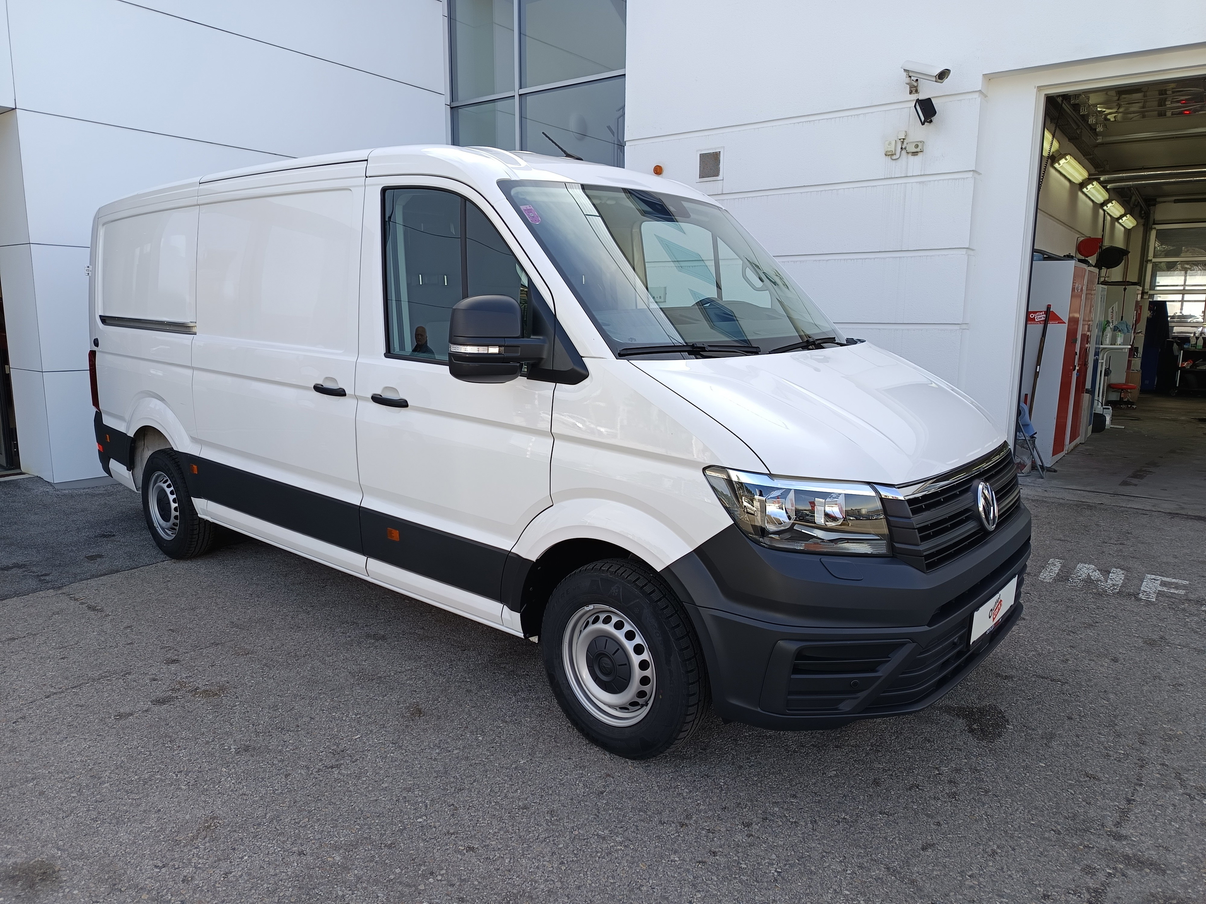 VW Crafter 30 2.0 TDI Kasten FWD mittellang | Bild 3 von 24