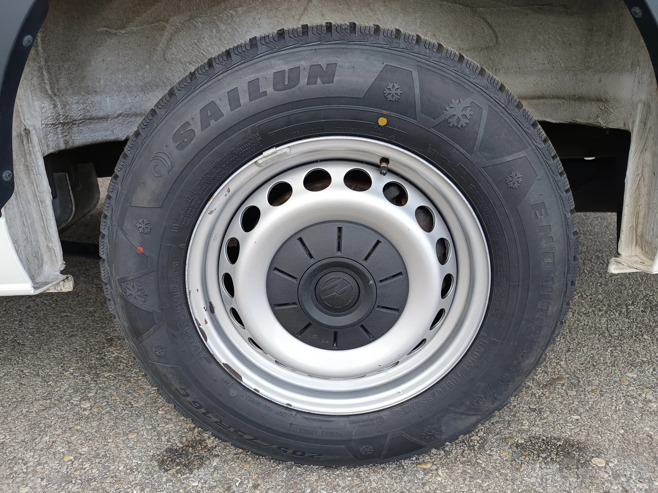 VW Crafter 30 2.0 TDI Kasten FWD mittellang | Bild 9 von 24