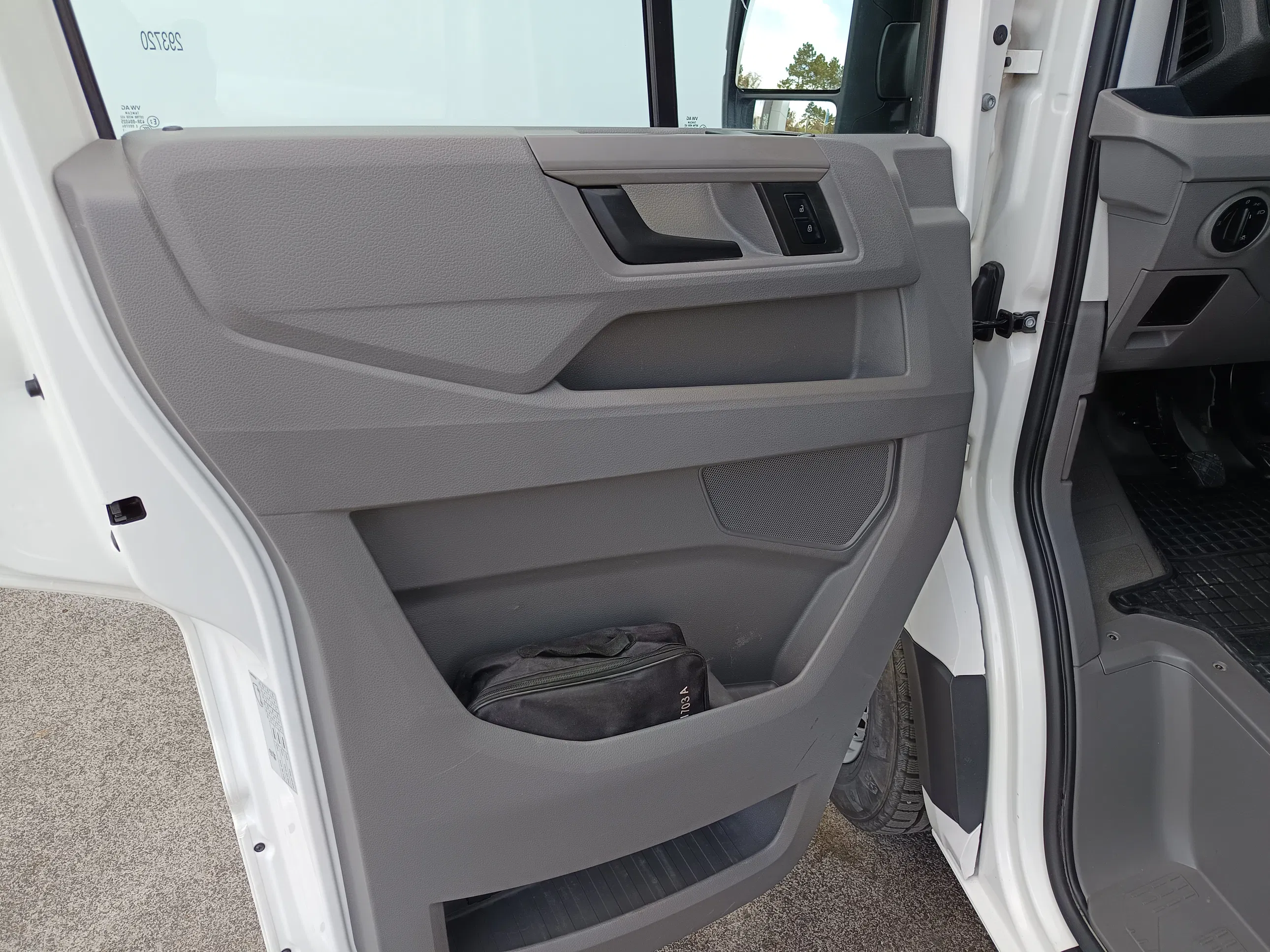 VW Crafter 30 2.0 TDI Kasten FWD mittellang | Bild 10 von 24