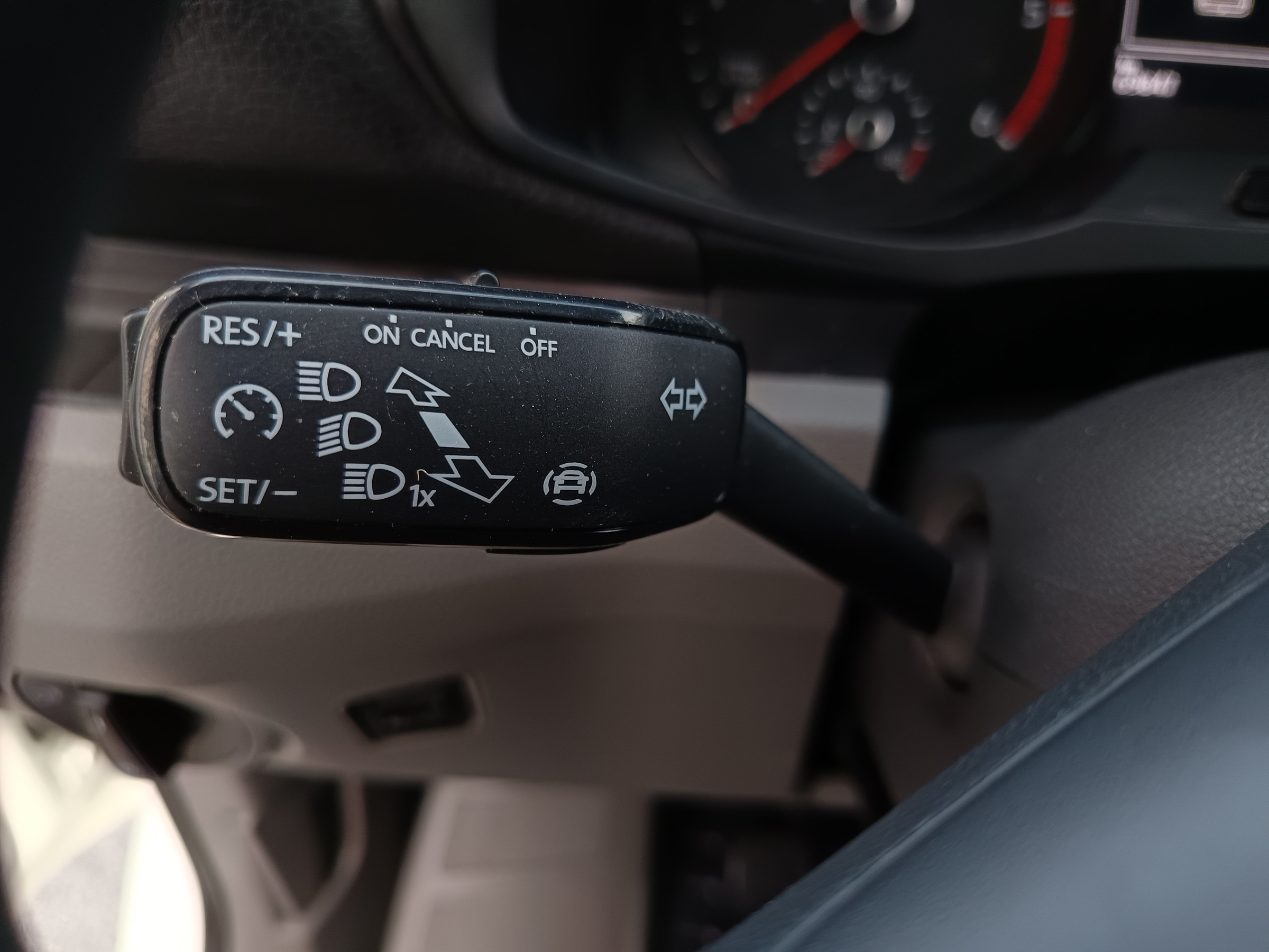 VW Crafter 30 2.0 TDI Kasten FWD L3H3 | Bild 13 von 21