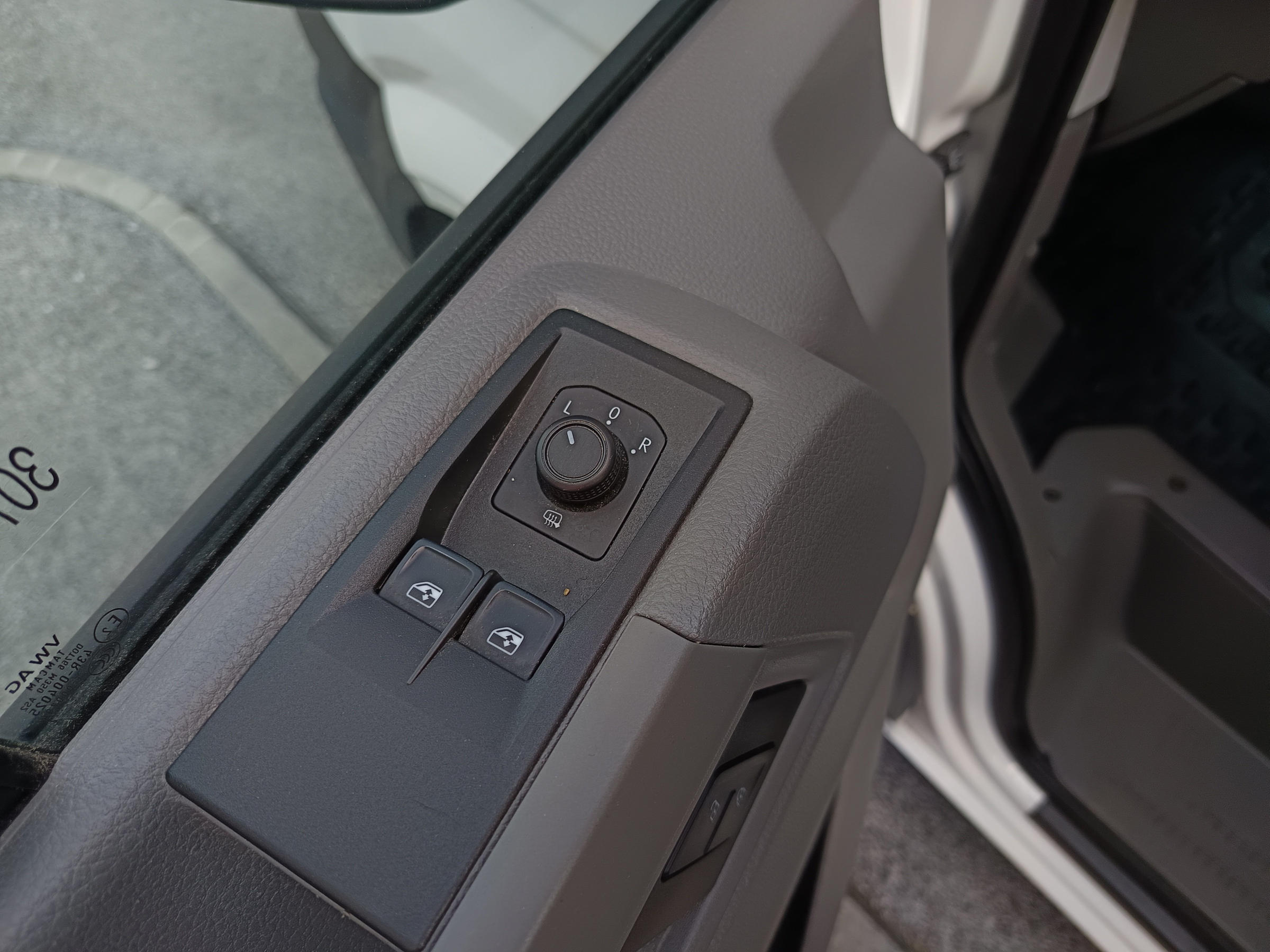 VW Crafter 30 2.0 TDI Kasten FWD L3H3 | Bild 8 von 21