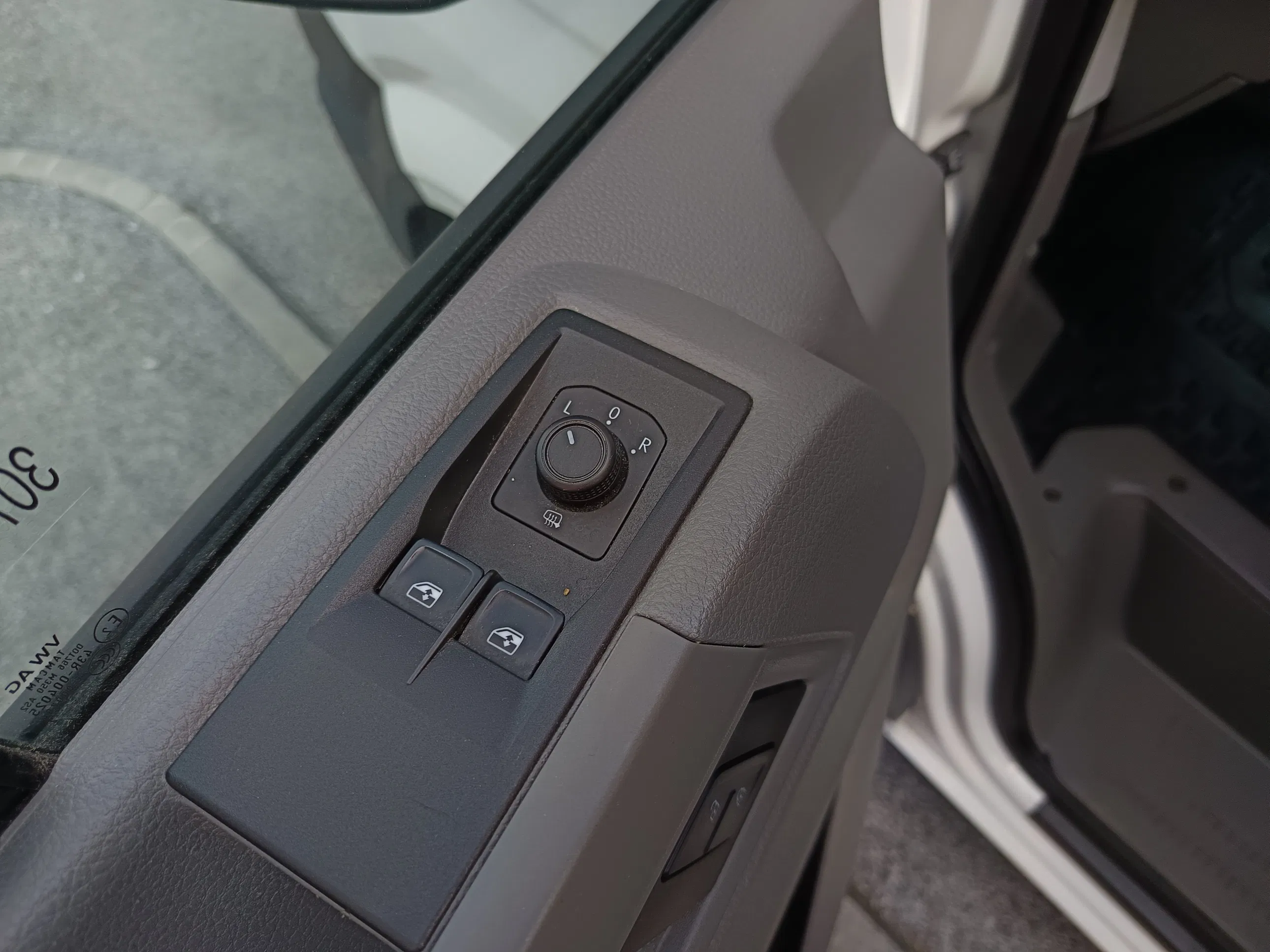 VW Crafter 30 2.0 TDI Kasten FWD L3H3 | Bild 8 von 21