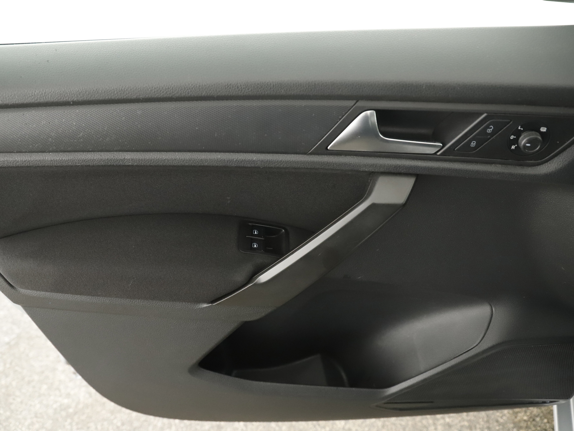 VW Caddy PKW 2.0 TDI BMT Comfortline | Bild 11 von 28