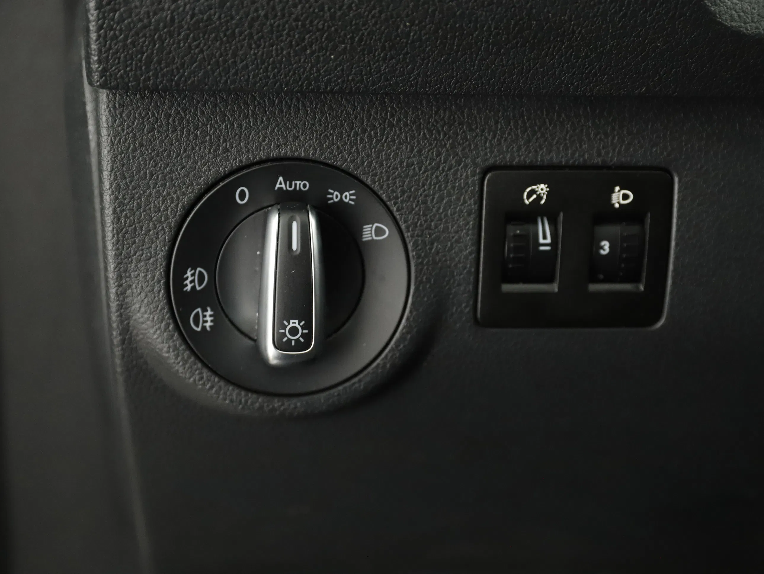 VW Caddy PKW 2.0 TDI BMT Comfortline | Bild 13 von 28