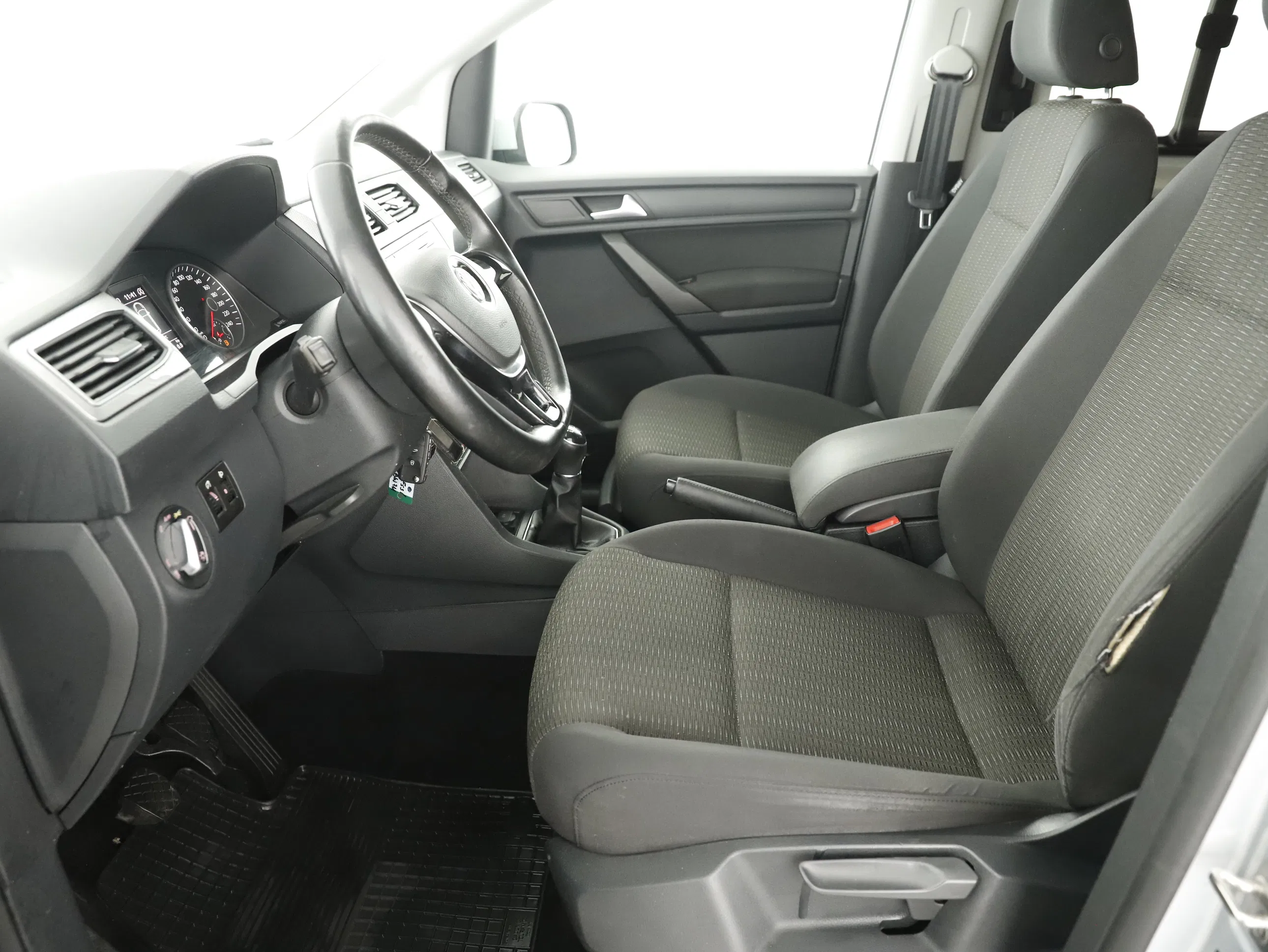 VW Caddy PKW 2.0 TDI BMT Comfortline | Bild 14 von 28