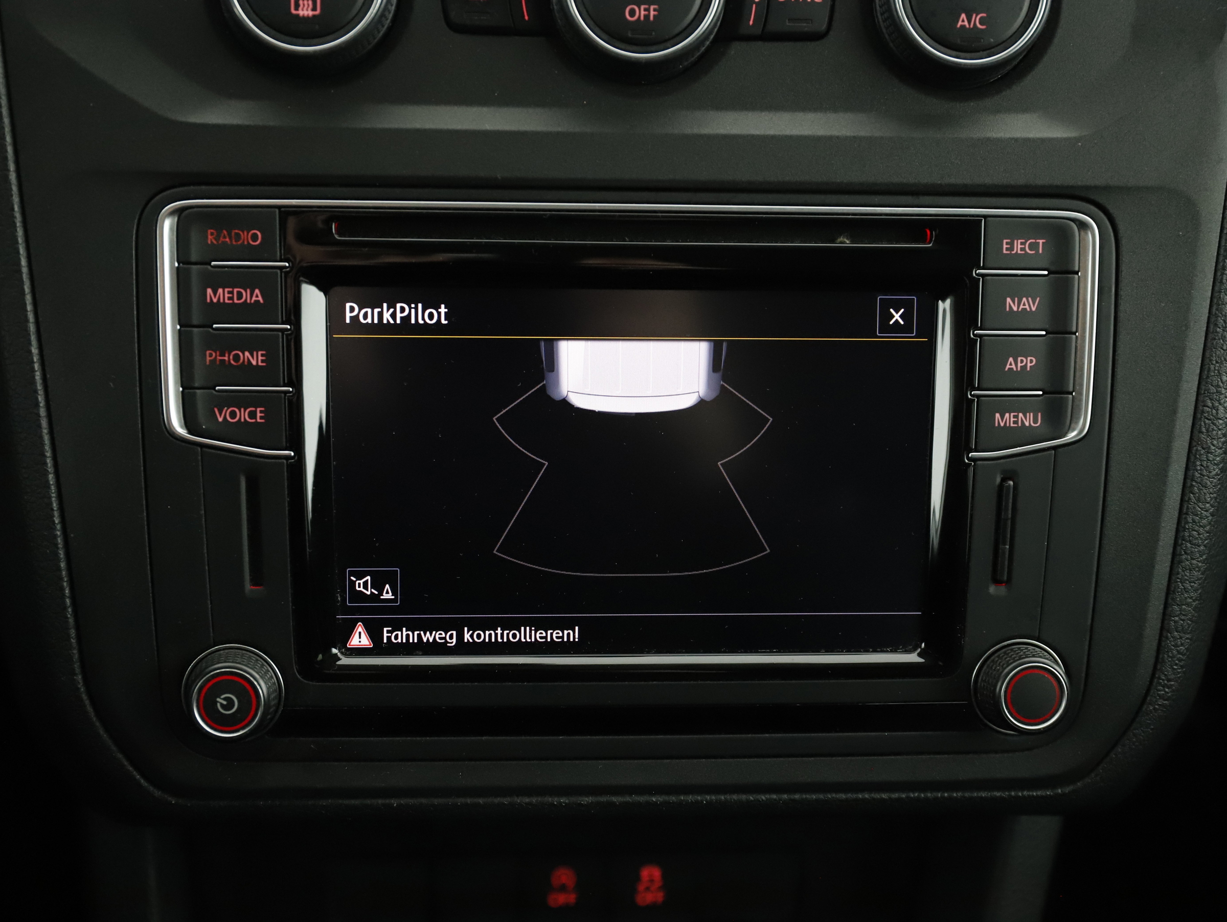 VW Caddy PKW 2.0 TDI BMT Comfortline | Bild 20 von 28