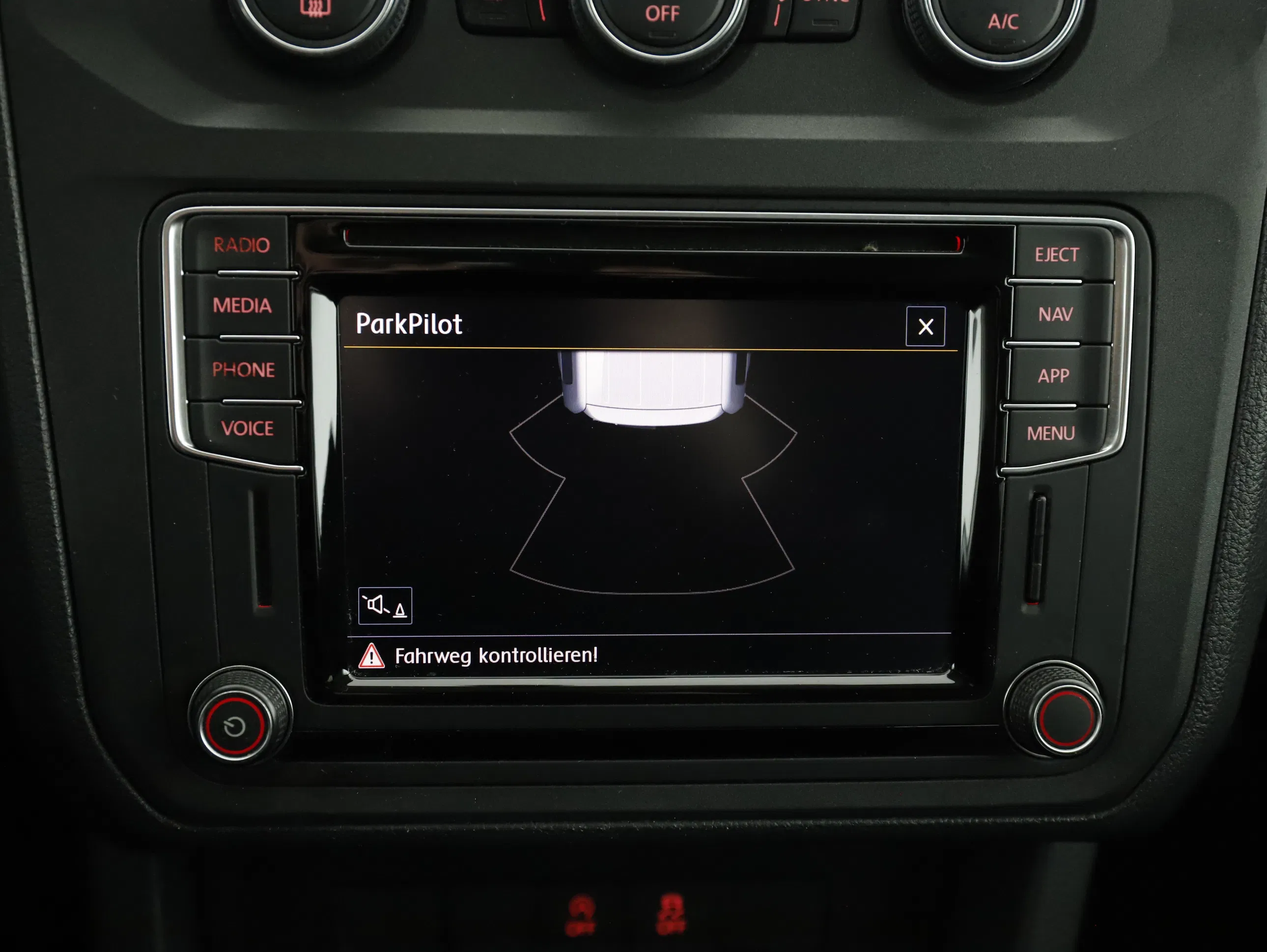 VW Caddy PKW 2.0 TDI BMT Comfortline | Bild 20 von 28