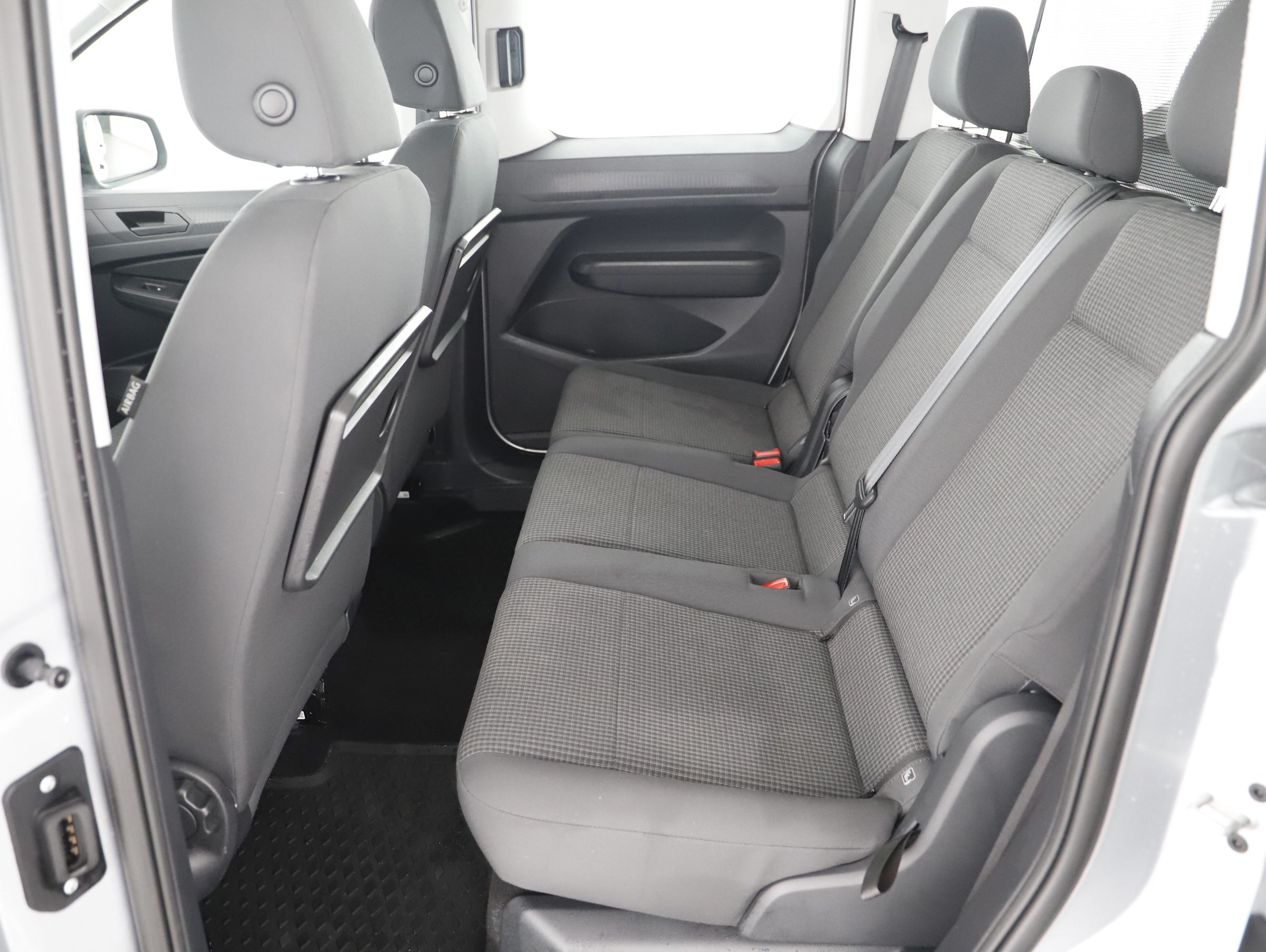 VW Caddy 2.0 TDI | Bild 24 von 27