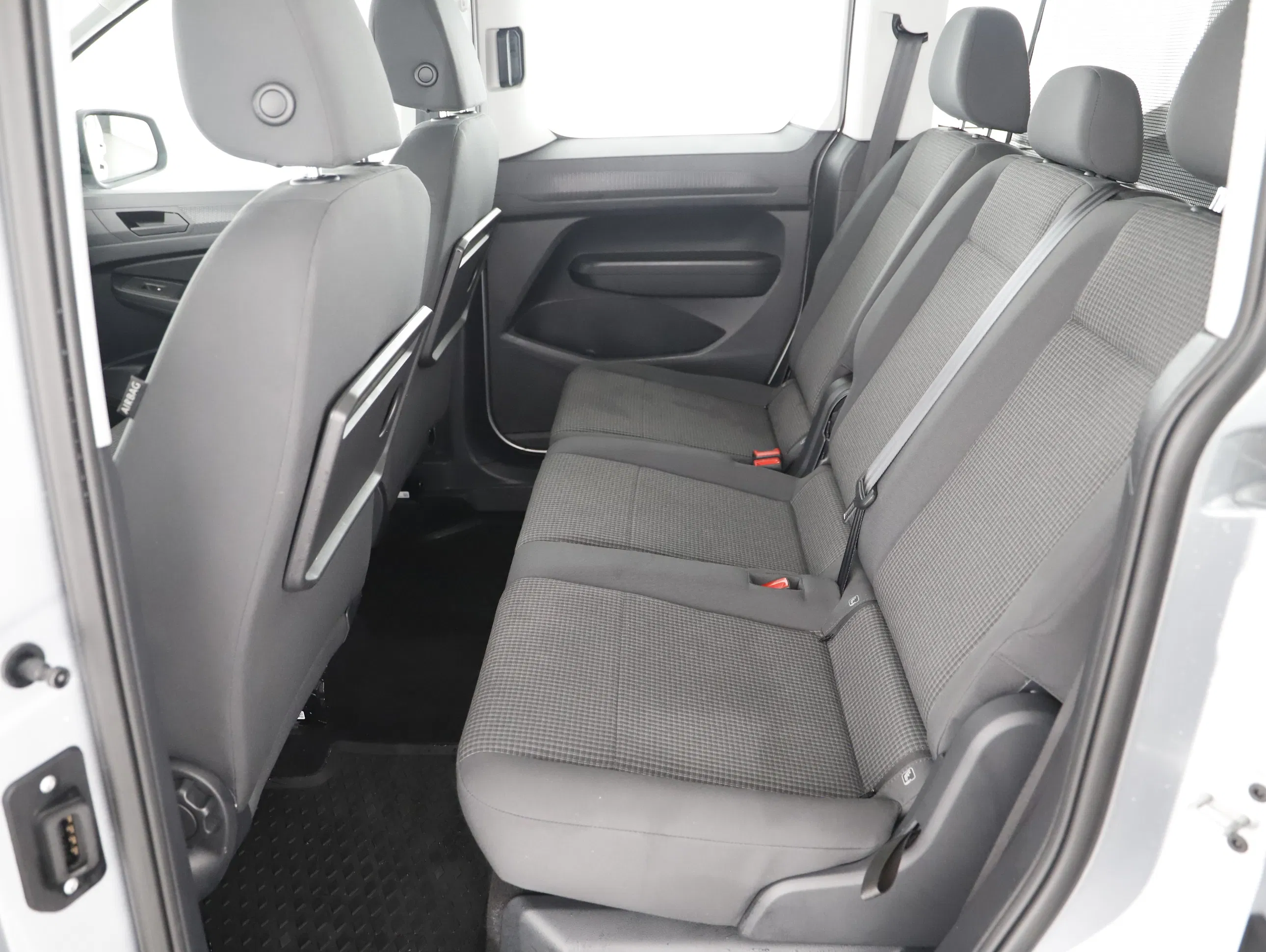 VW Caddy 2.0 TDI | Bild 24 von 27