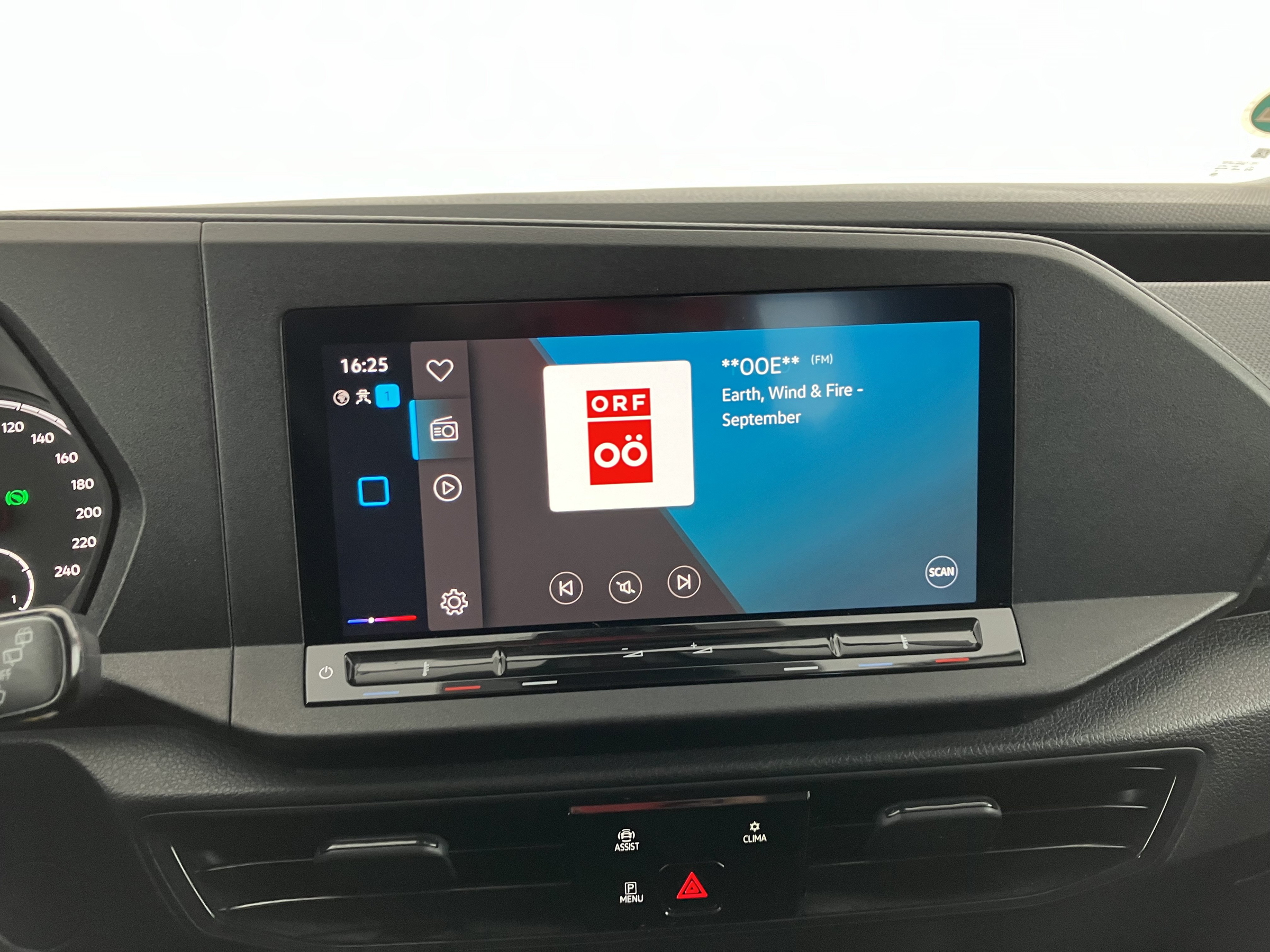 VW Caddy 2.0 TDI | Bild 11 von 31