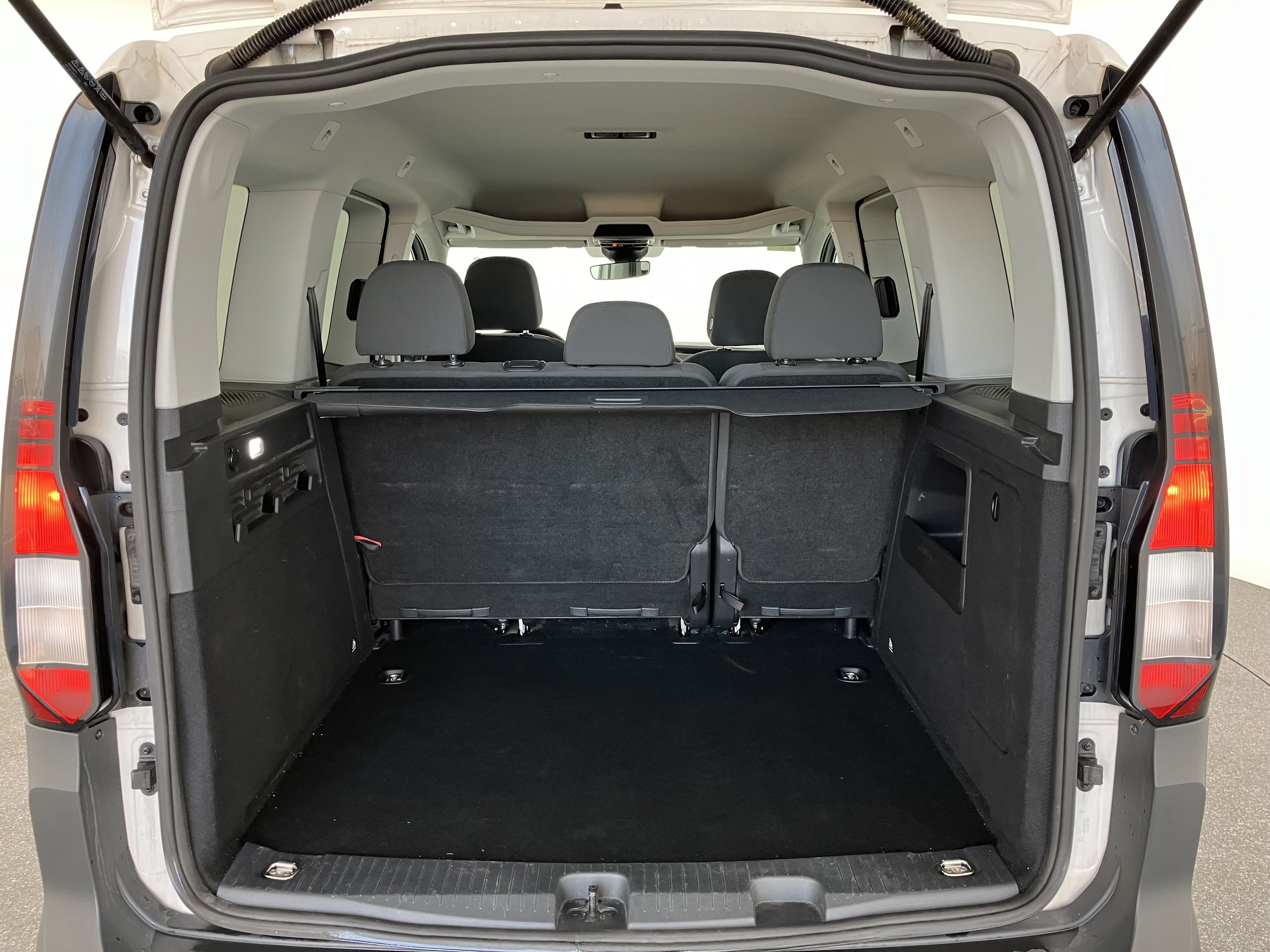 VW Caddy 2.0 TDI | Bild 15 von 31