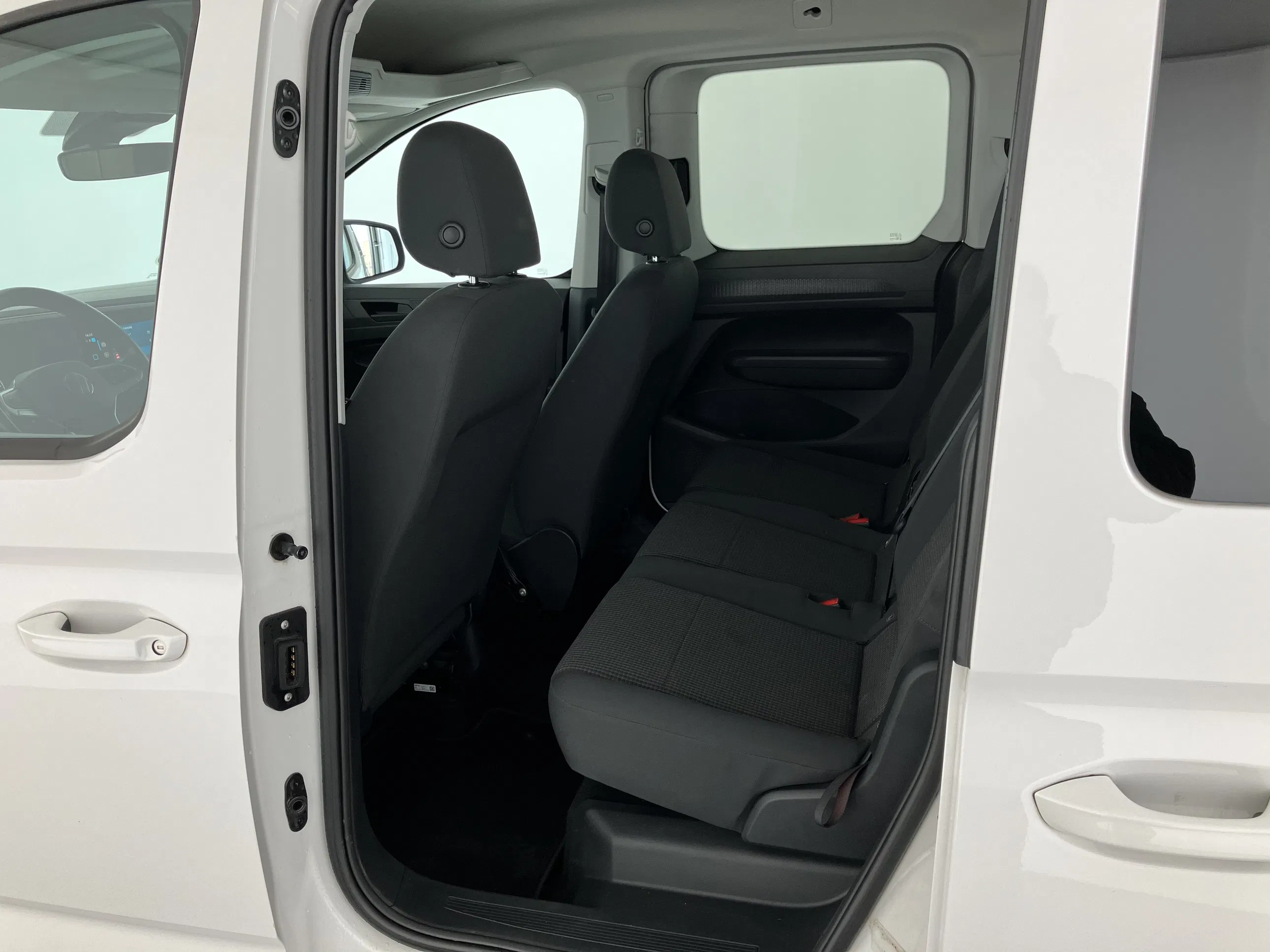 VW Caddy 2.0 TDI | Bild 19 von 31