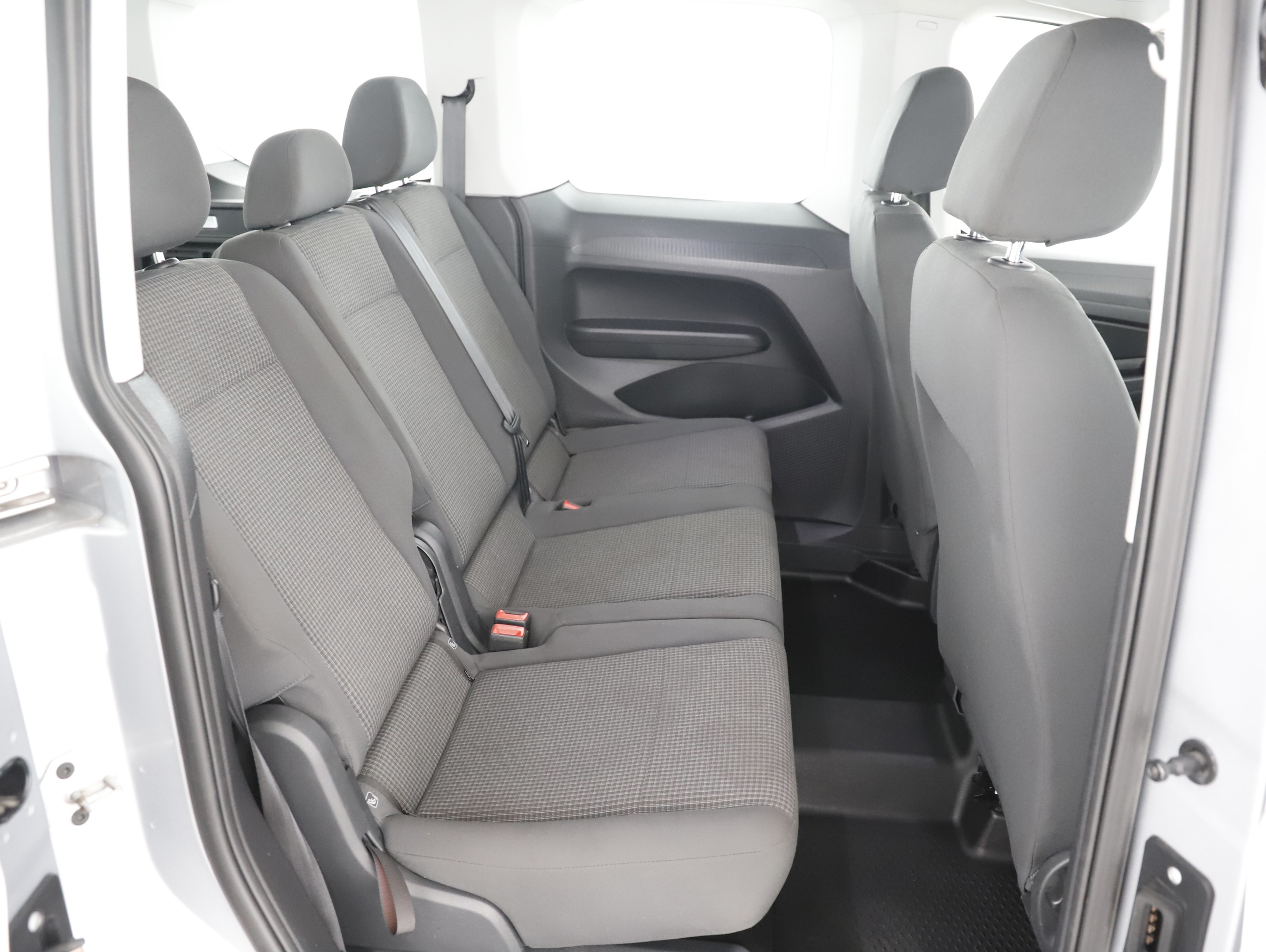 VW Caddy Kombi 2.0 TDI KOmbi | Bild 19 von 24