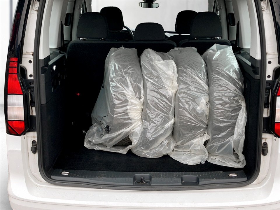 VW Caddy 2.0 TDI 4Motion | Bild 19 von 21
