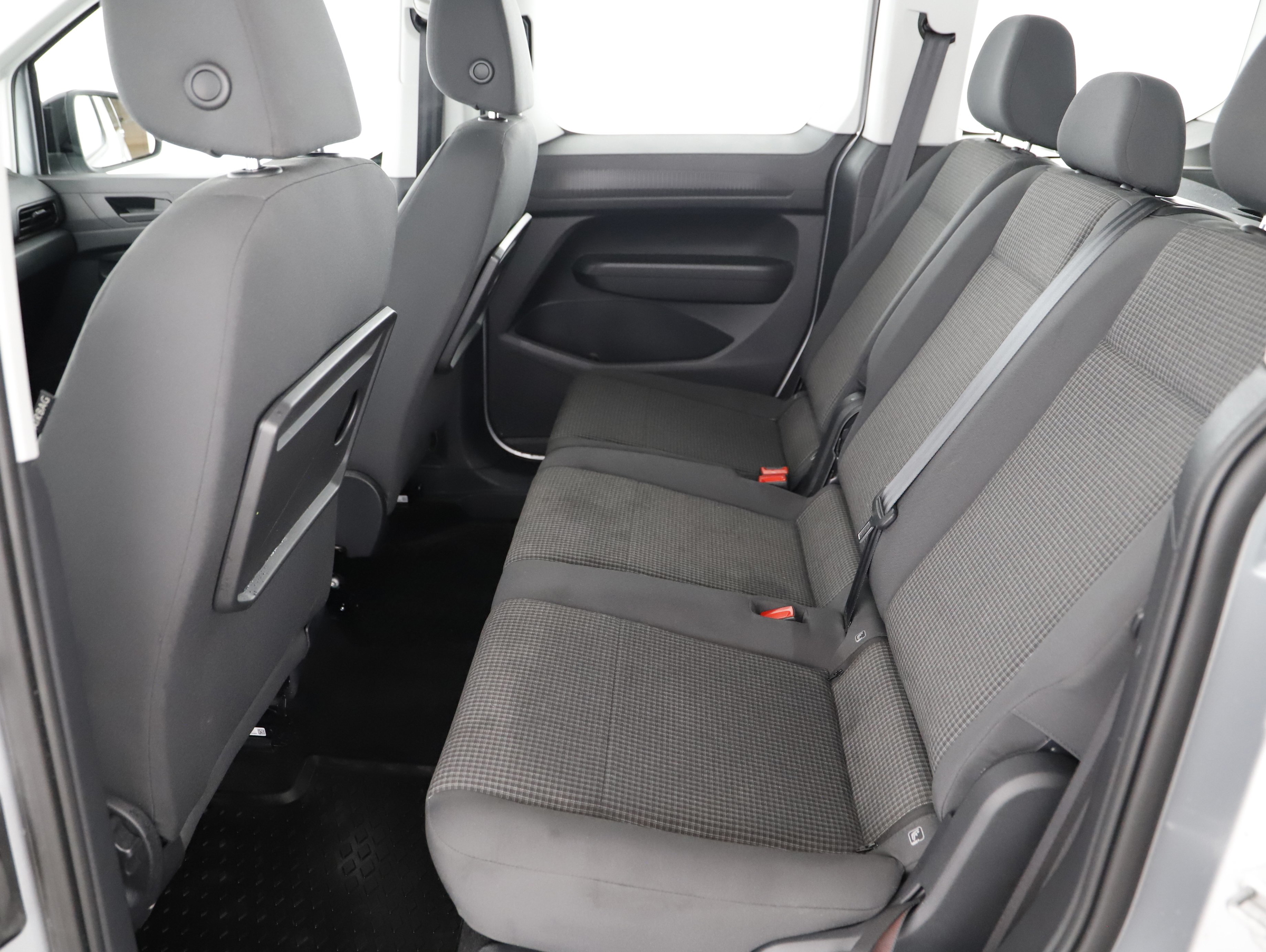 VW Caddy 2.0 TDI | Bild 25 von 29