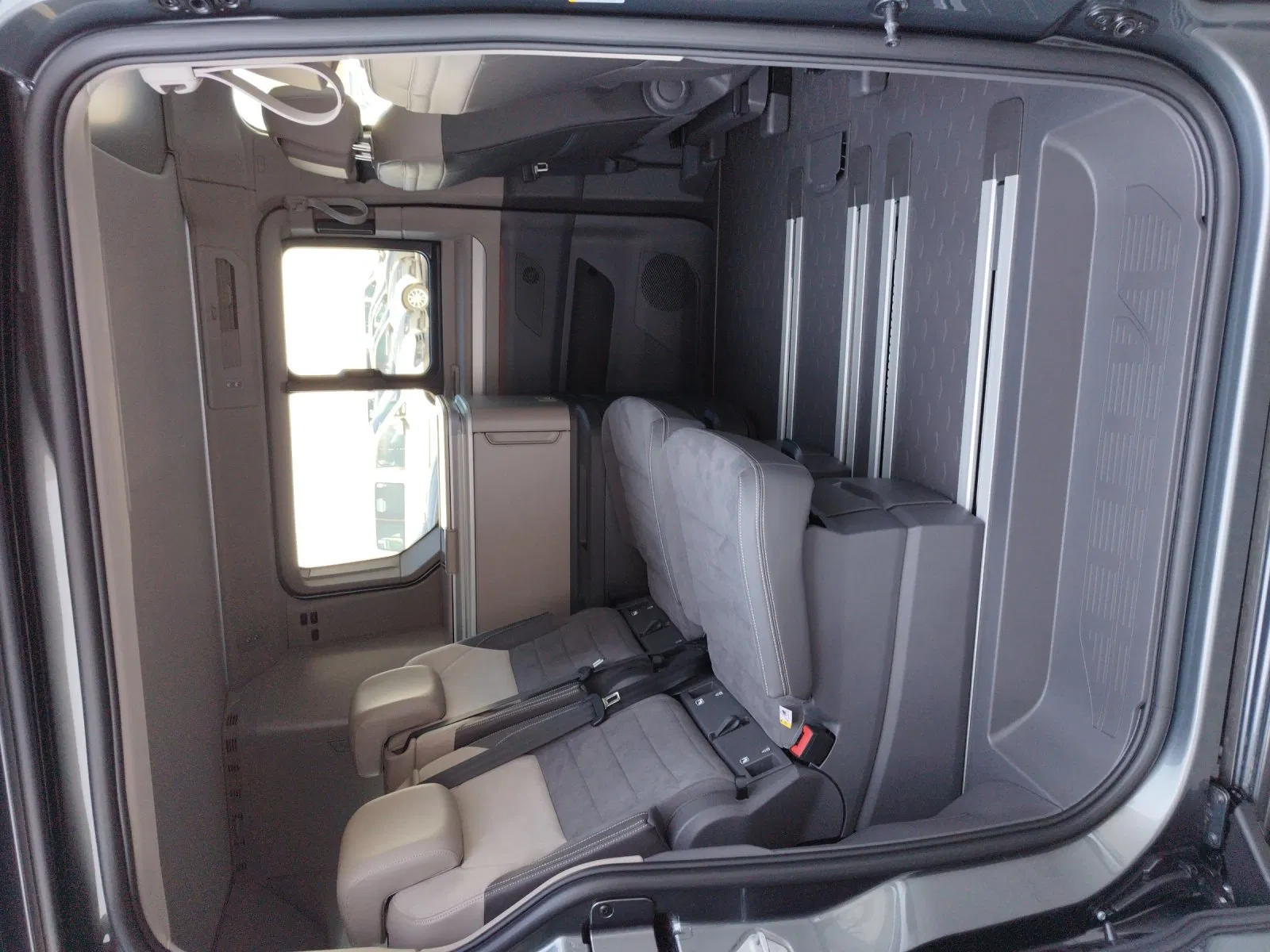 VW T7 California 1.5 TSI 4MOTION Ocean | Bild 11 von 25