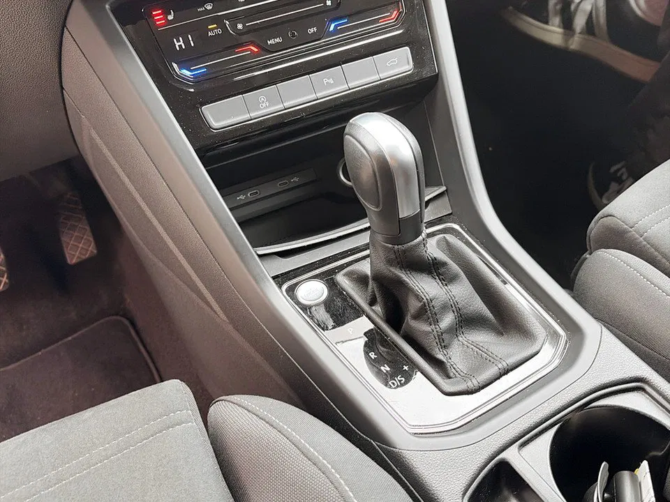 Volkswagen Touran 2.0 TDI BMT Highline | Bild 17 von 25