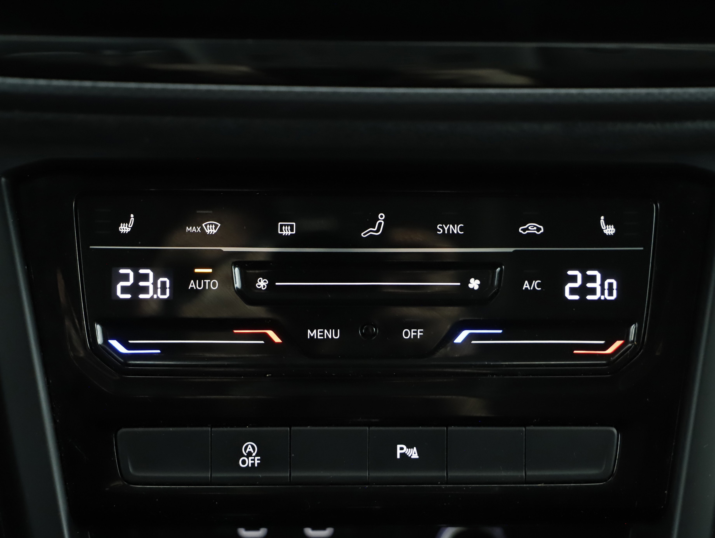 VW Touran Comfortline 2.0 TDI DSG | Bild 17 von 23