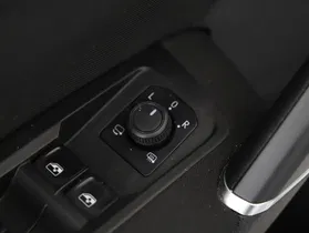 VW Touran Comfortline 2.0 TDI DSG | Thumbnail 6 von 23