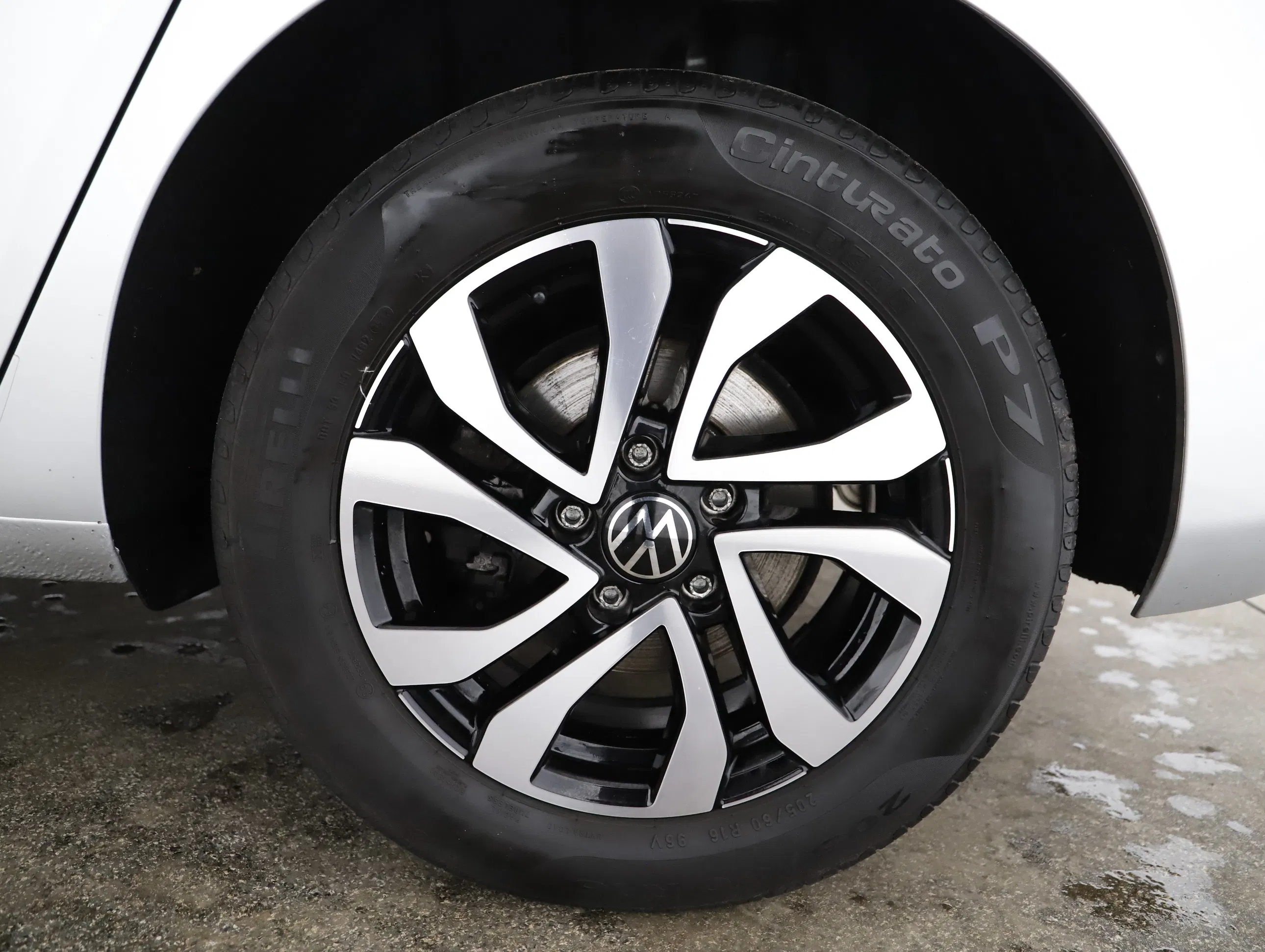 VW Touran Comfortline 2.0 TDI DSG | Bild 4 von 23