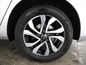 VW Touran Comfortline 2.0 TDI DSG | Thumbnail 4 von 23